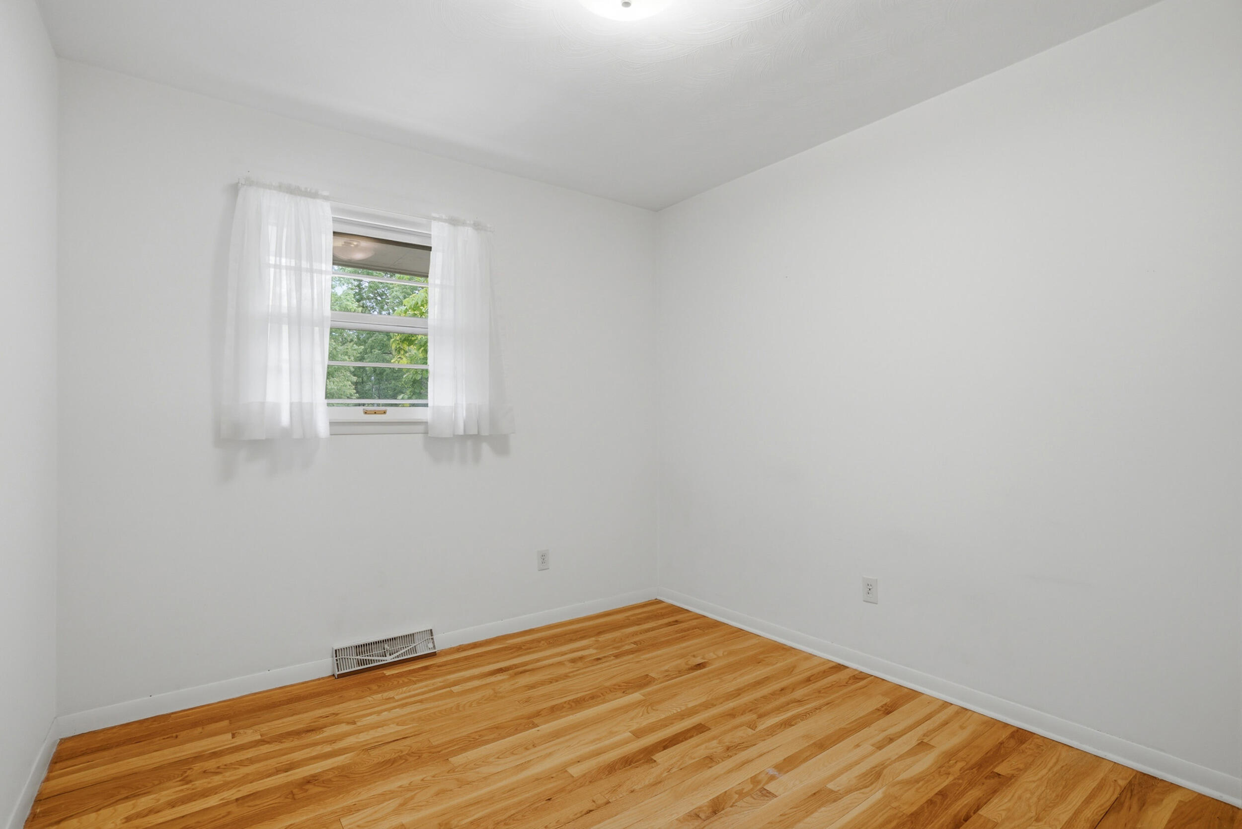 812 Valley Ct Property Photo 36