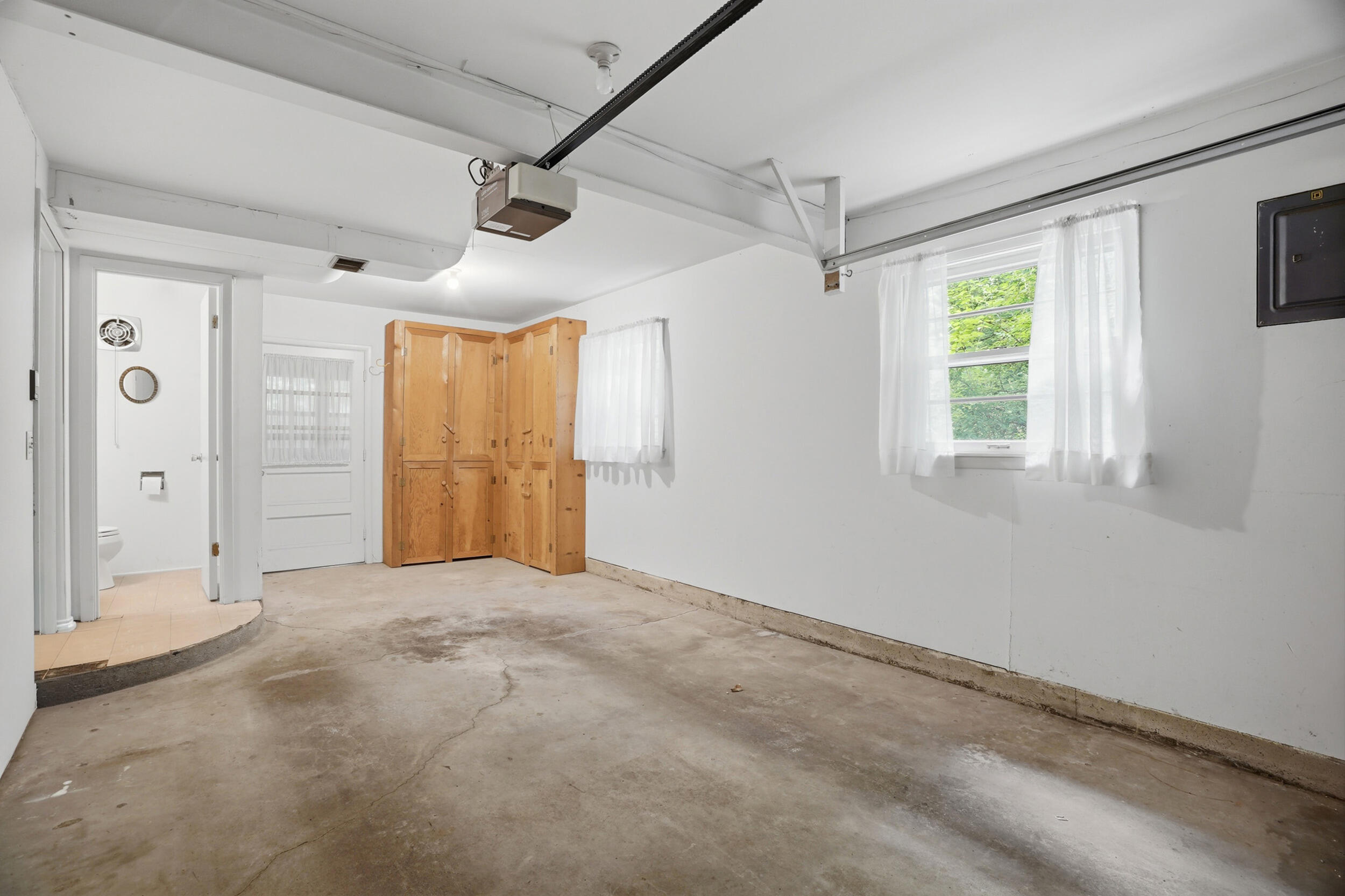 812 Valley Ct Property Photo 42