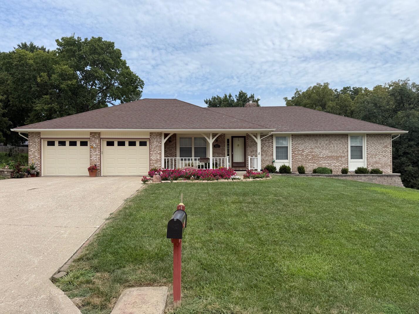 613 Lori Dr Property Photo 1