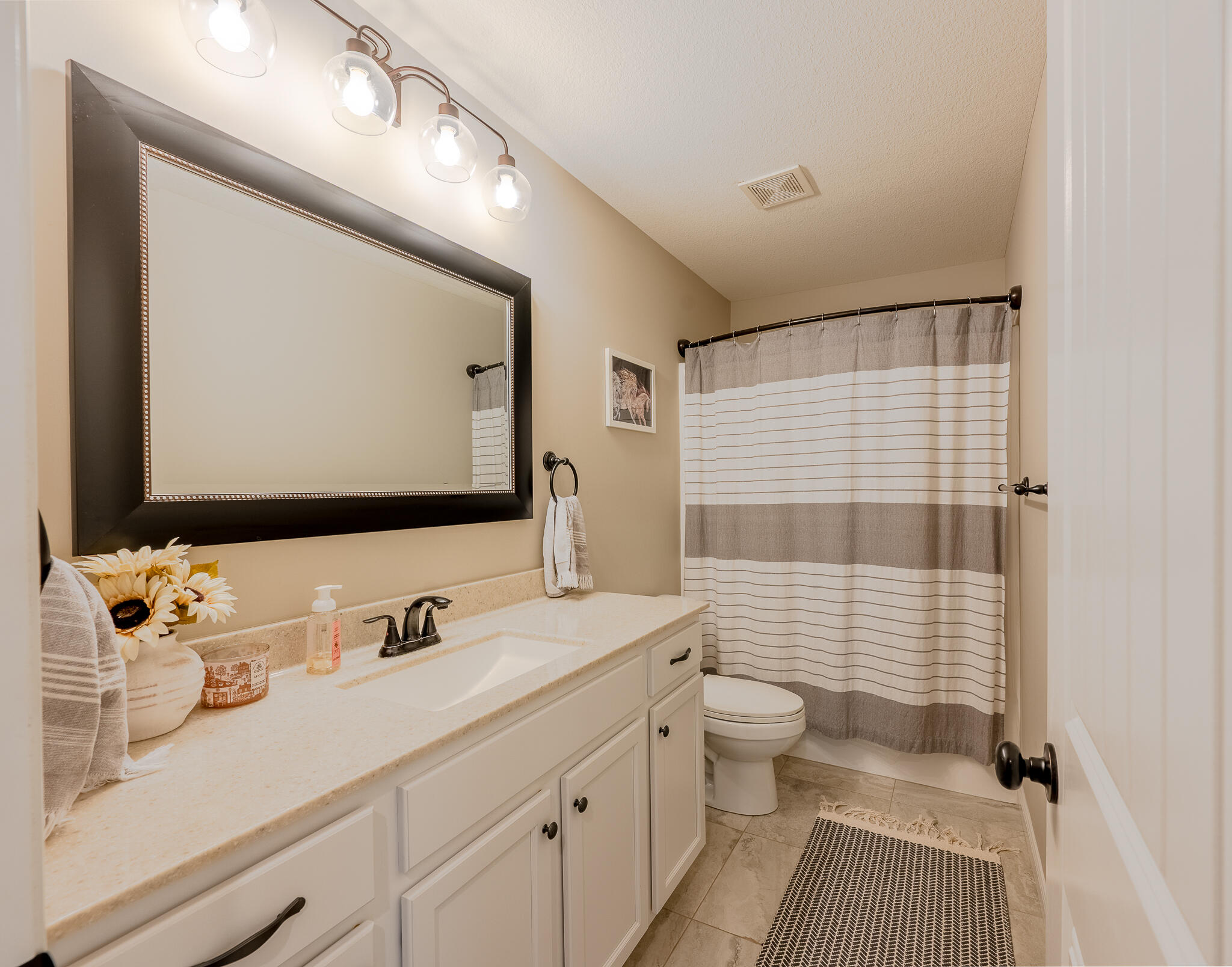404 Grapevine Ct Property Photo 8