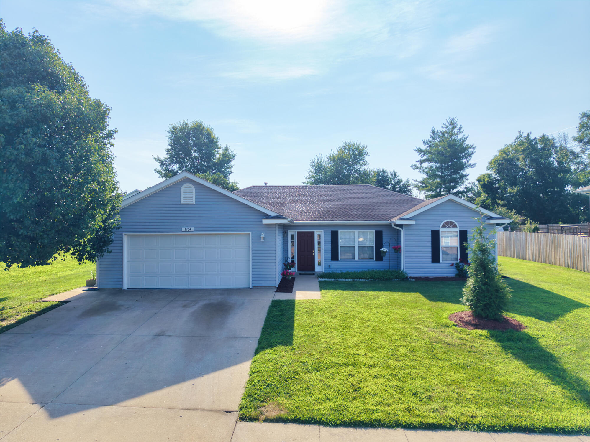 3904 Derby Ridge Dr Property Photo 1