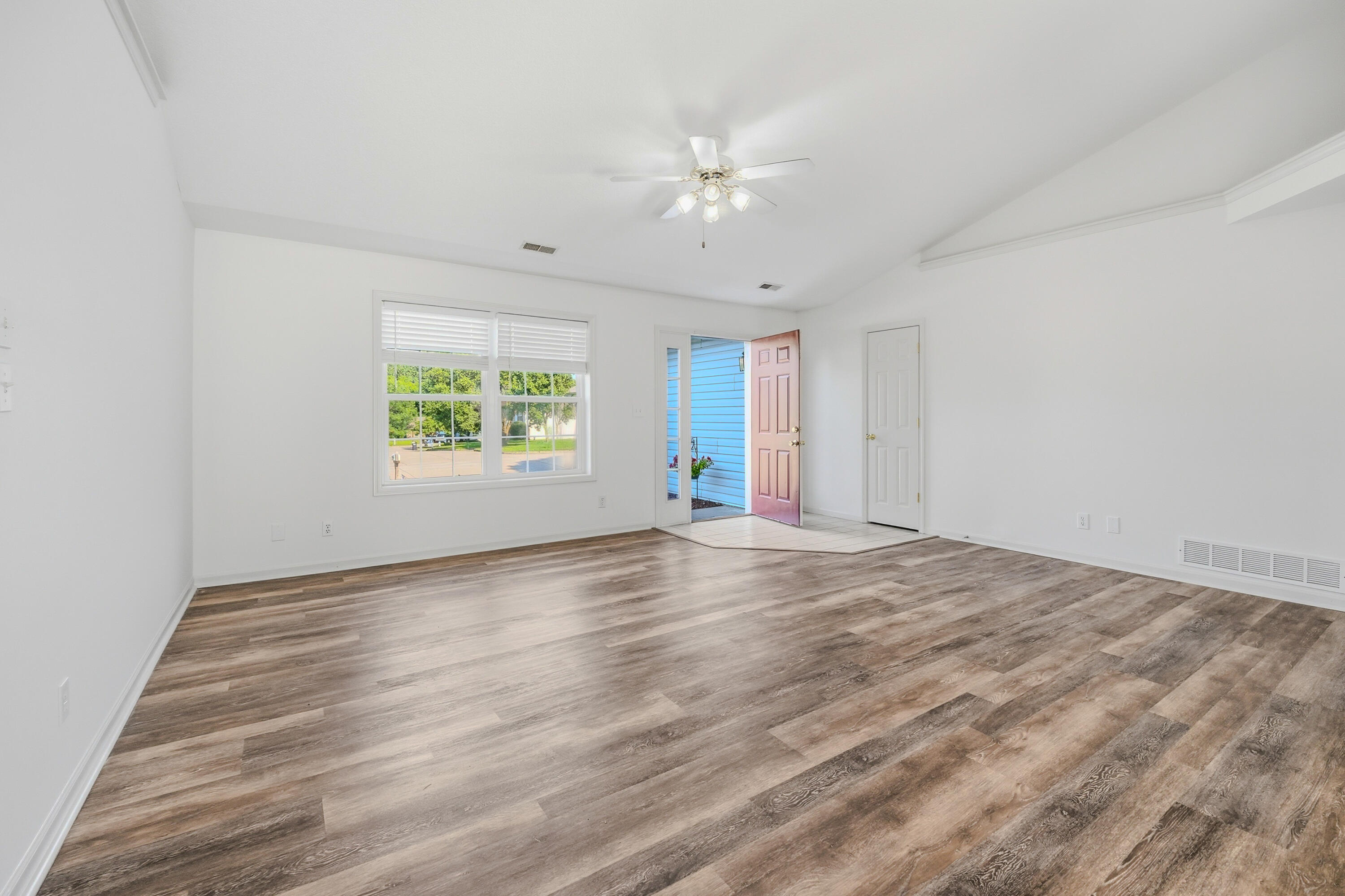 3904 Derby Ridge Dr Property Photo 11