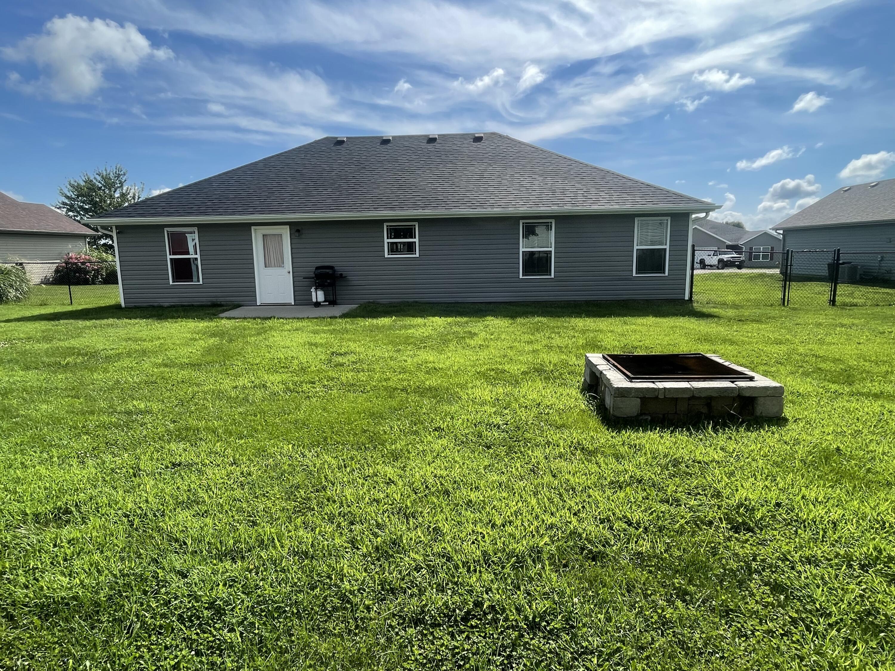 503 Bradley St Property Photo 10