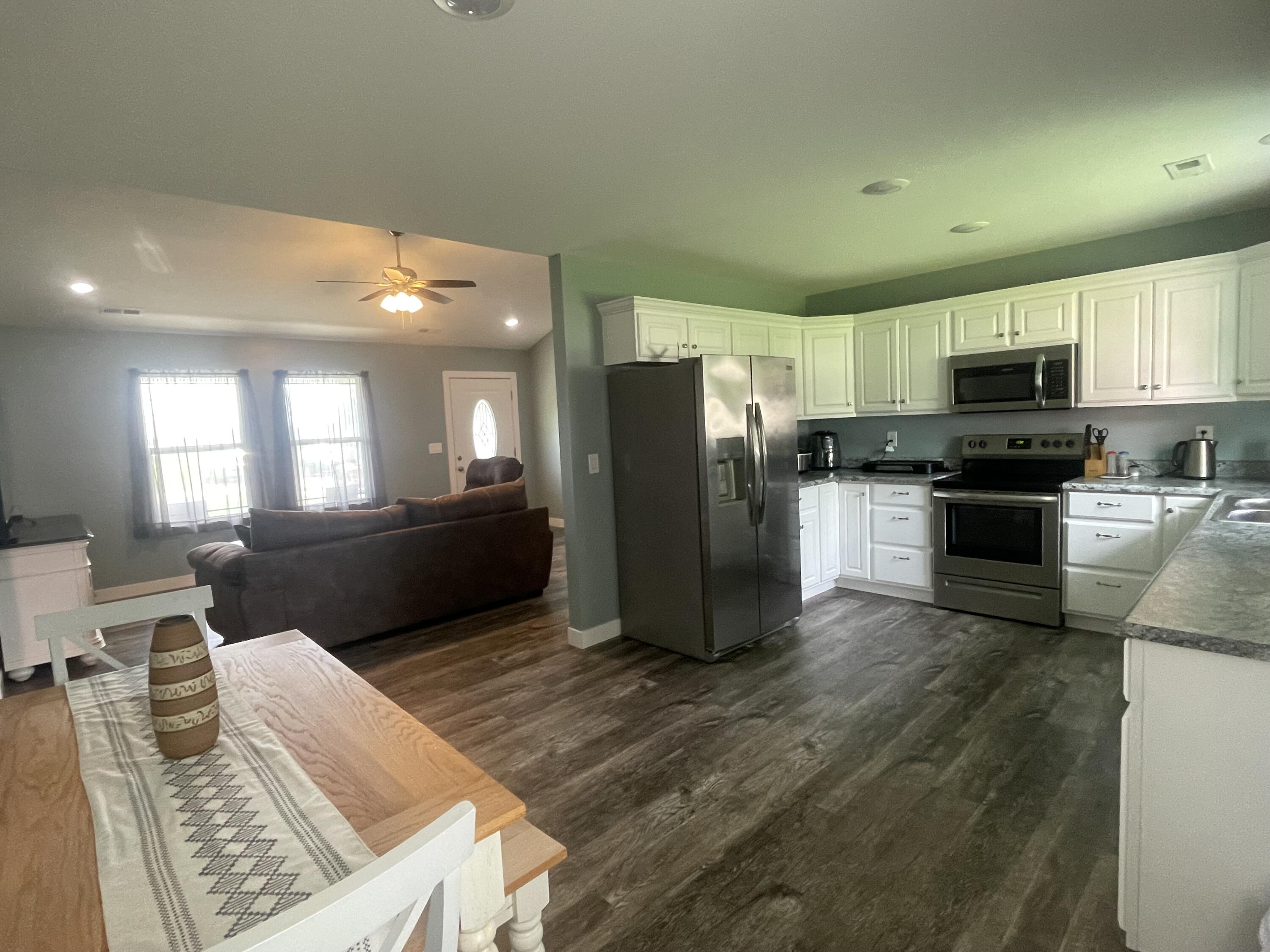 503 Bradley St Property Photo 18