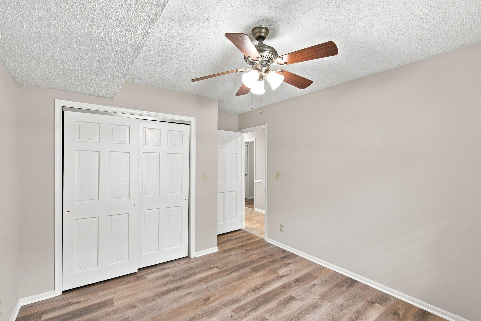 1724 N Chapman Ln Property Photo 4