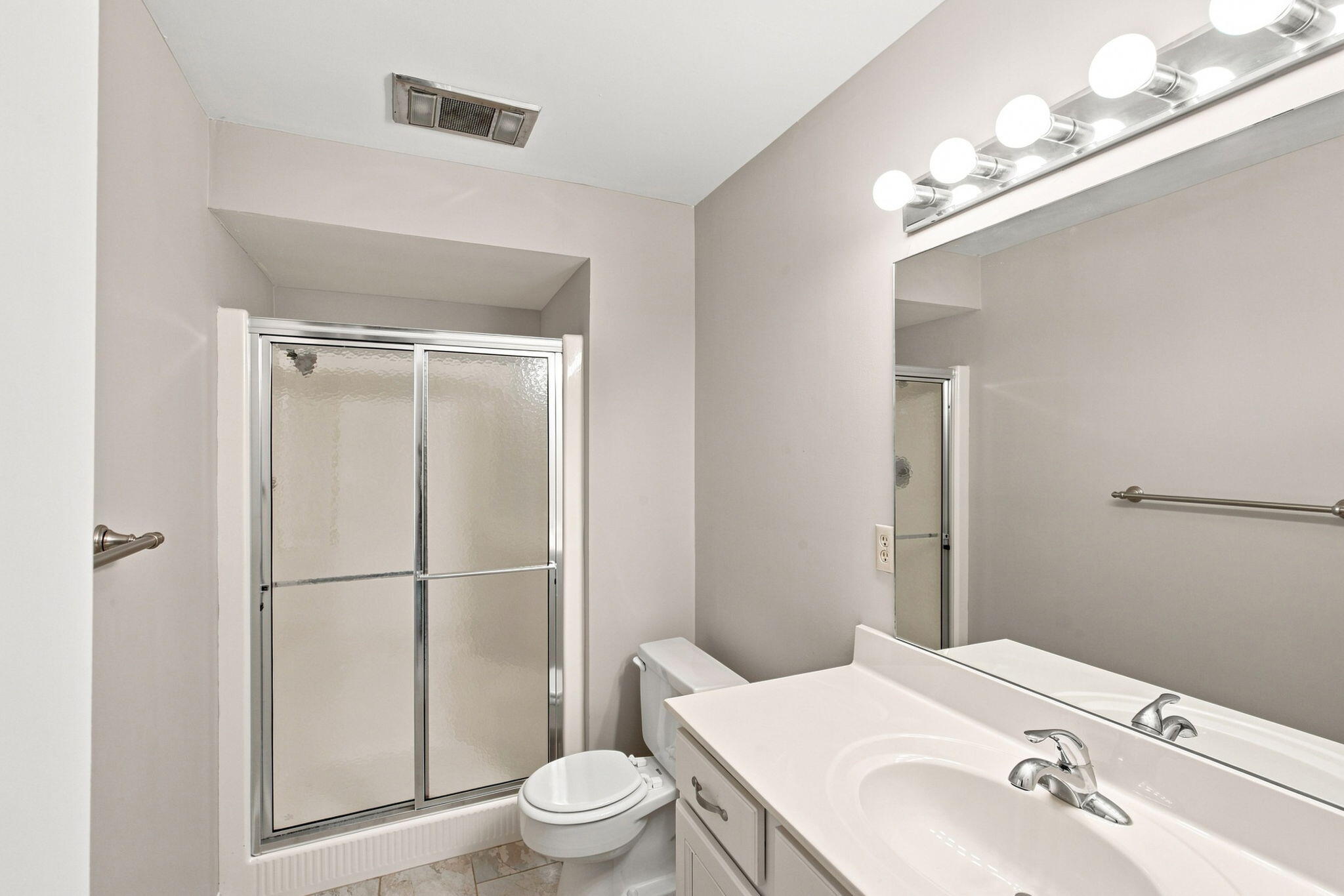 1724 N Chapman Ln Property Photo 7