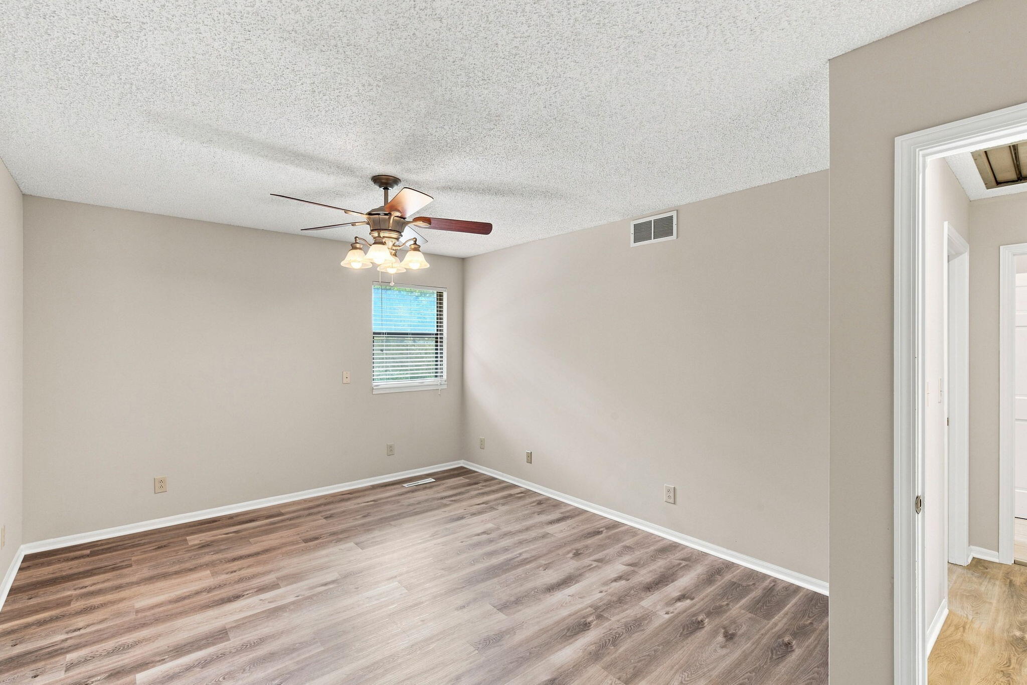 1724 N Chapman Ln Property Photo 20