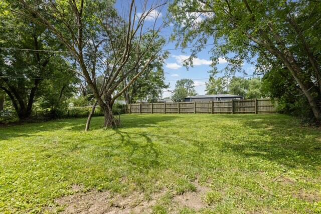 6001 N Teresa Dr A & B Property Photo 7