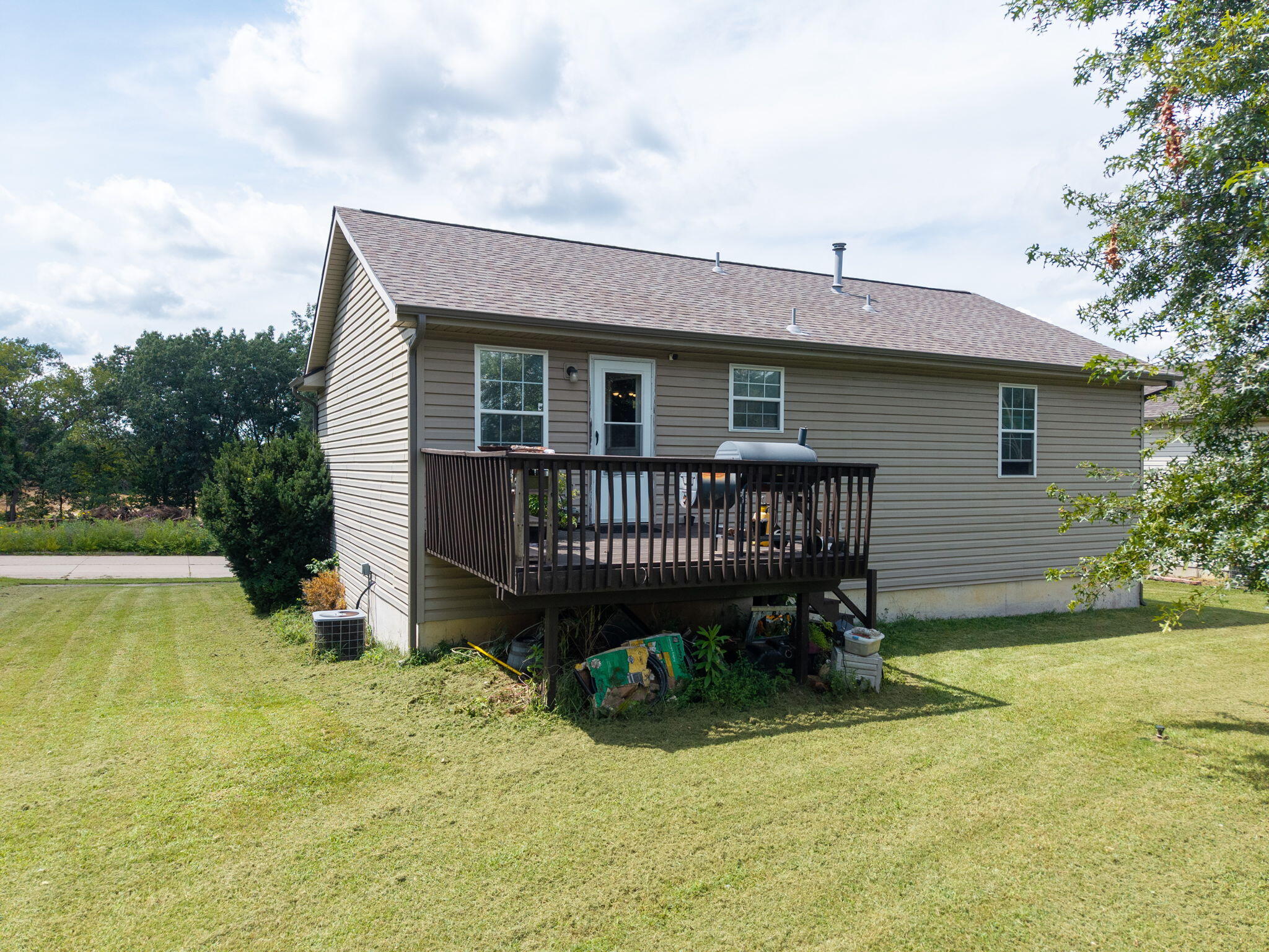 564 E Clearview Dr Property Photo 4
