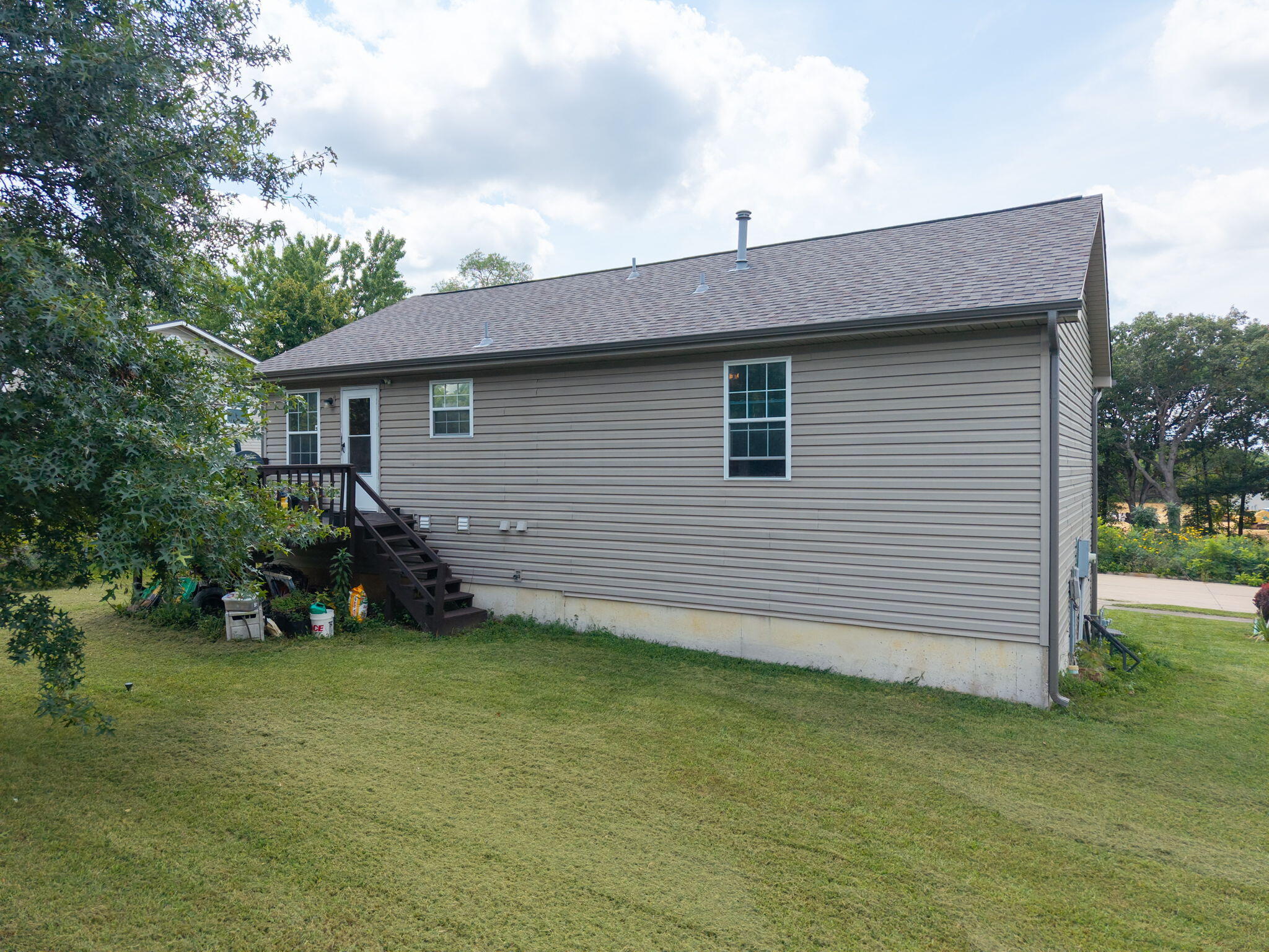 564 E Clearview Dr Property Photo 5