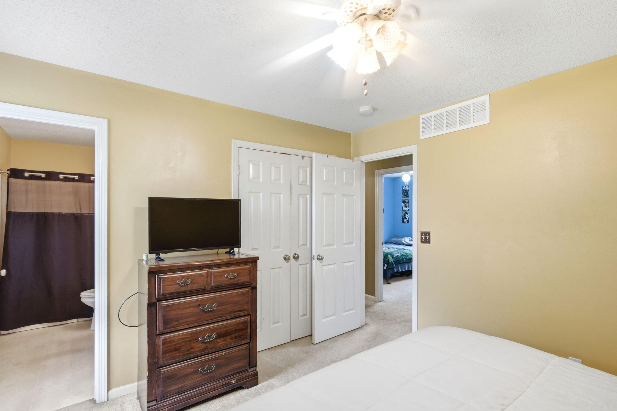 564 E Clearview Dr Property Photo 17