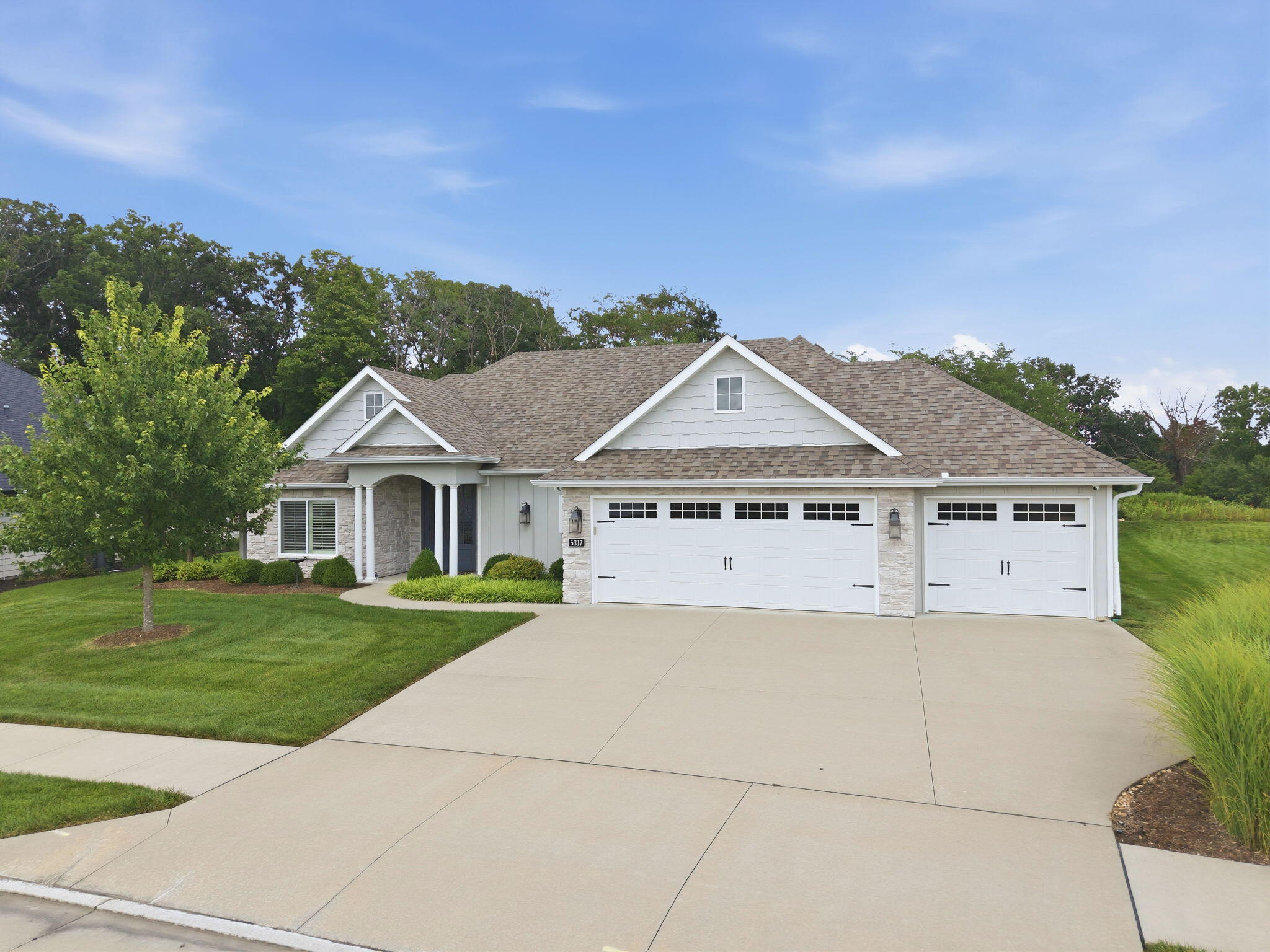 5317 Harbor Town Dr Property Photo 1
