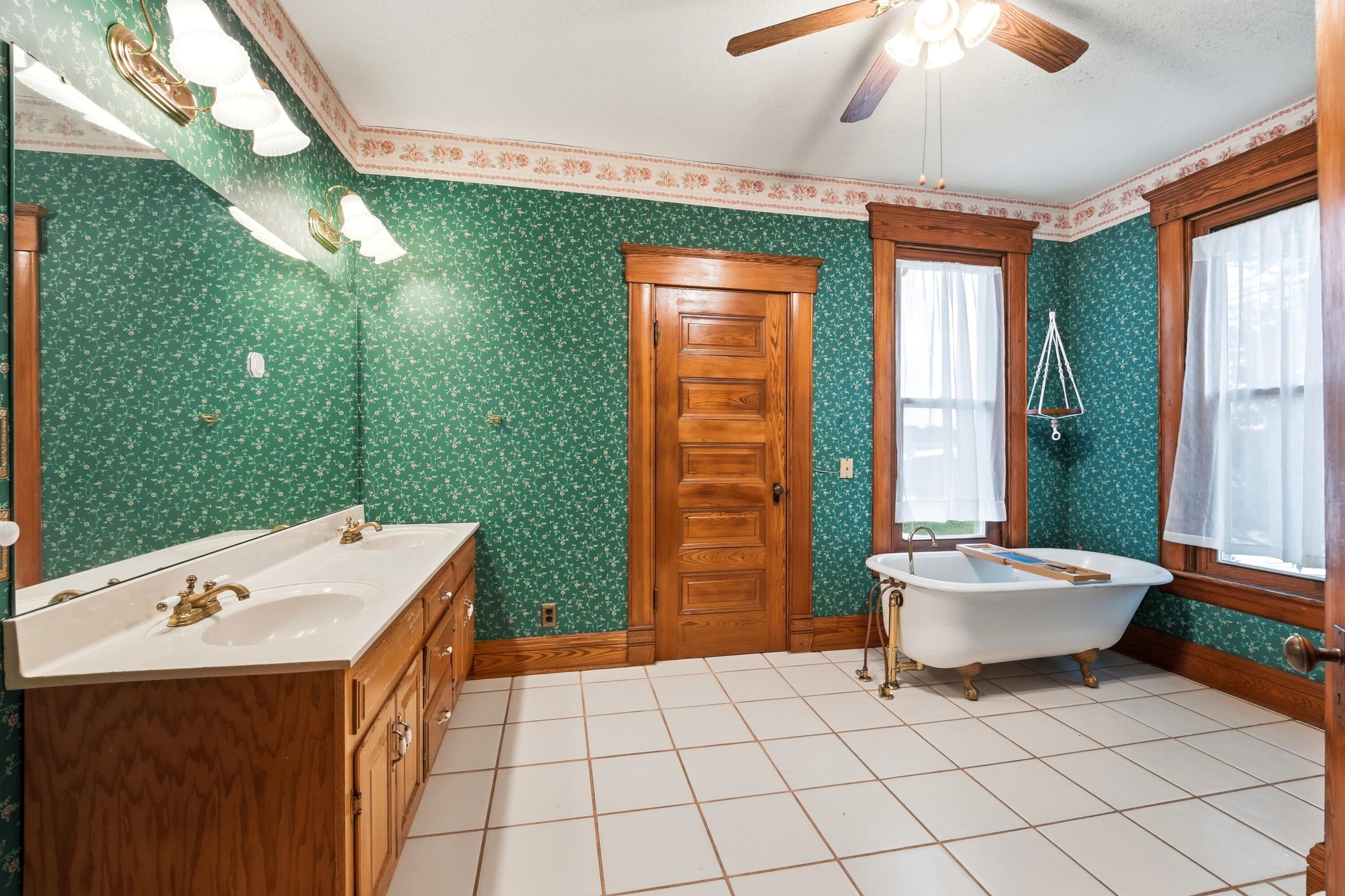 302 Shelby St Property Photo 16