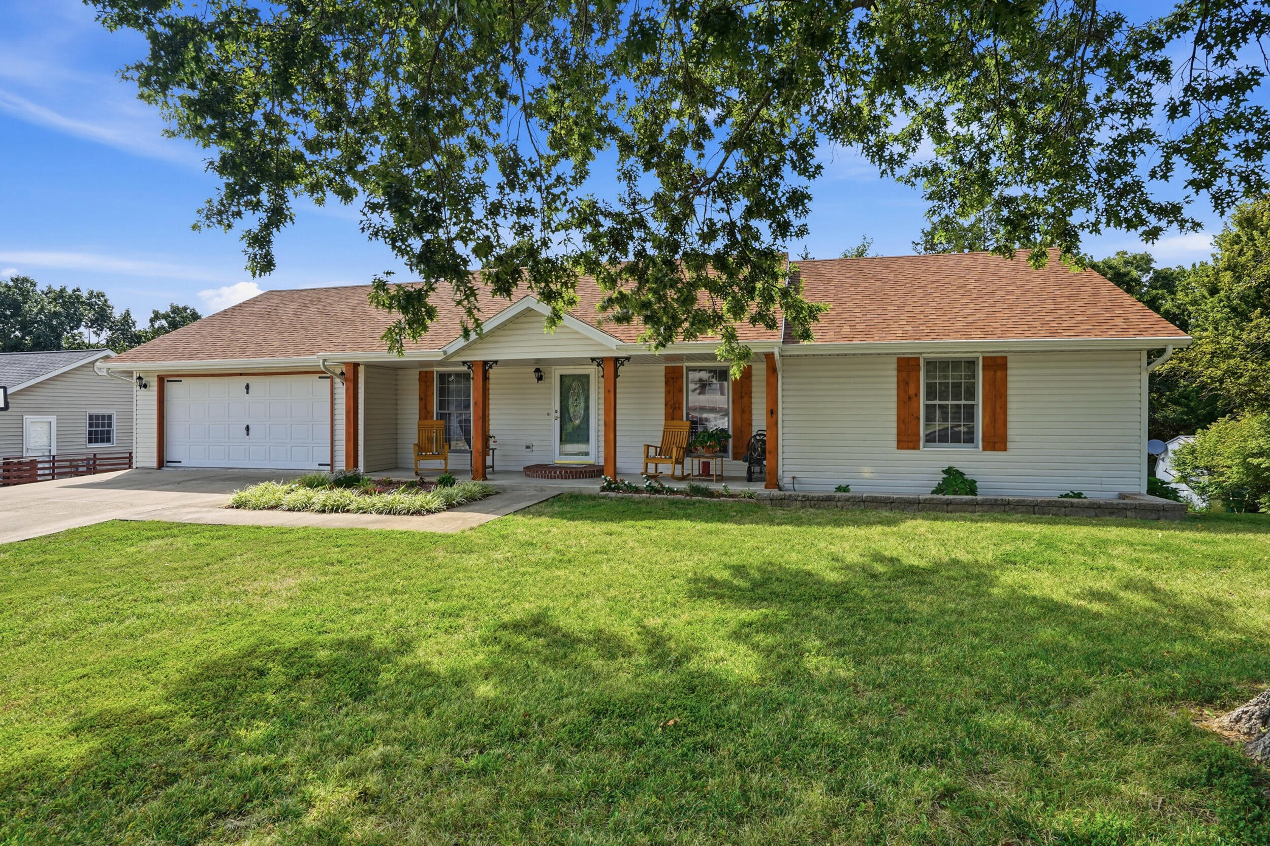1056 Choctaw Ridge Dr Property Photo 2