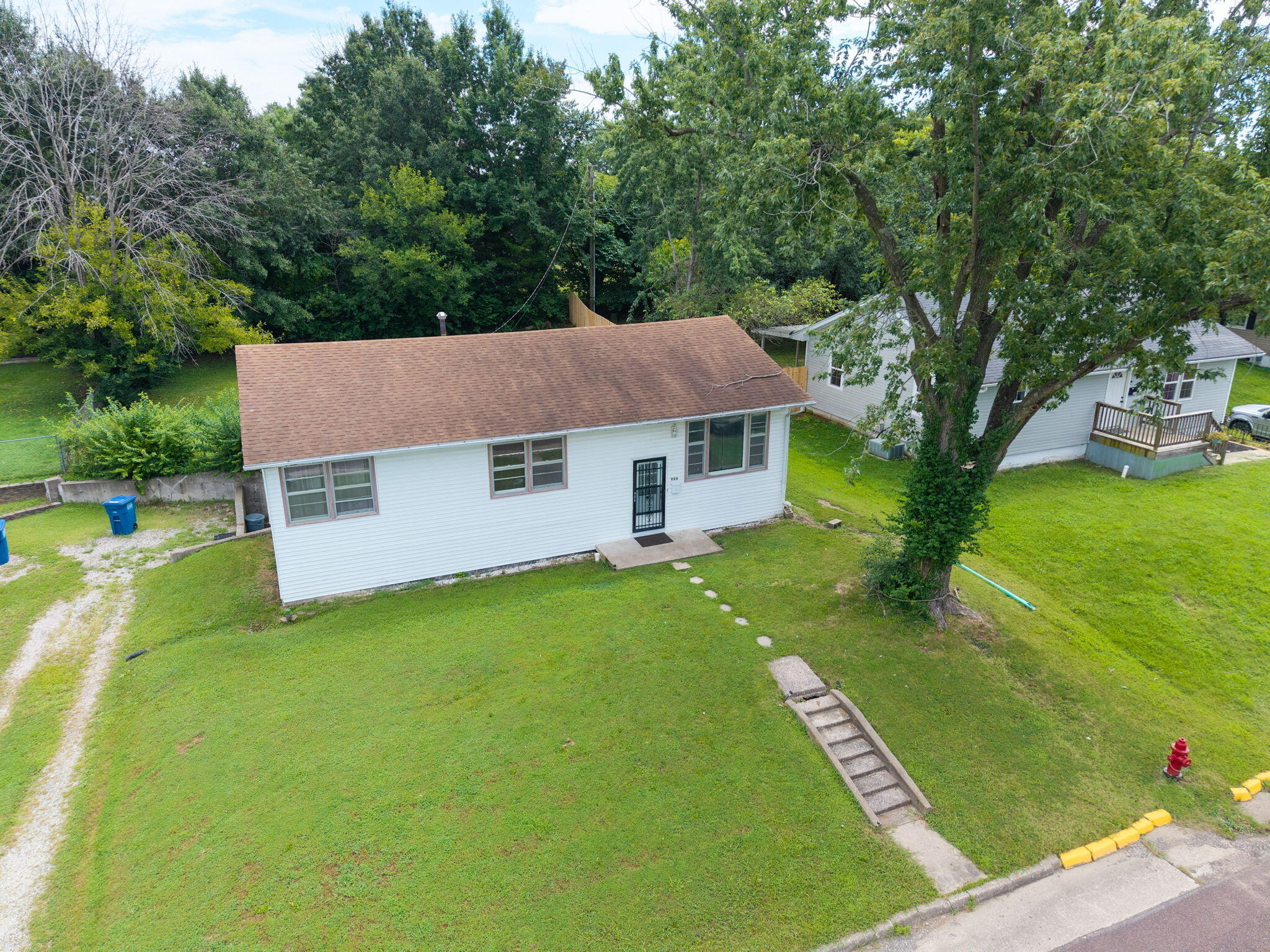 906 E Morningside Dr Property Photo 1
