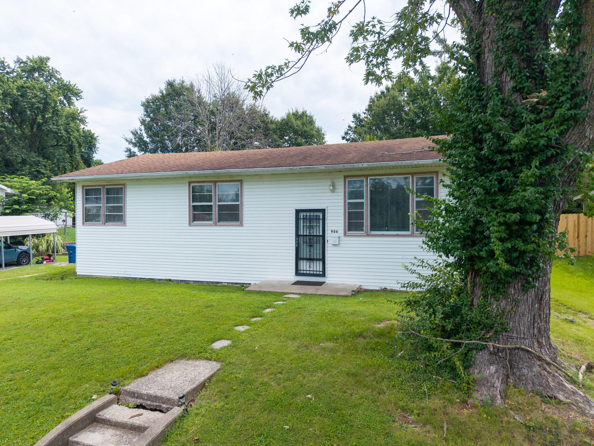 906 E Morningside Dr Property Photo 27