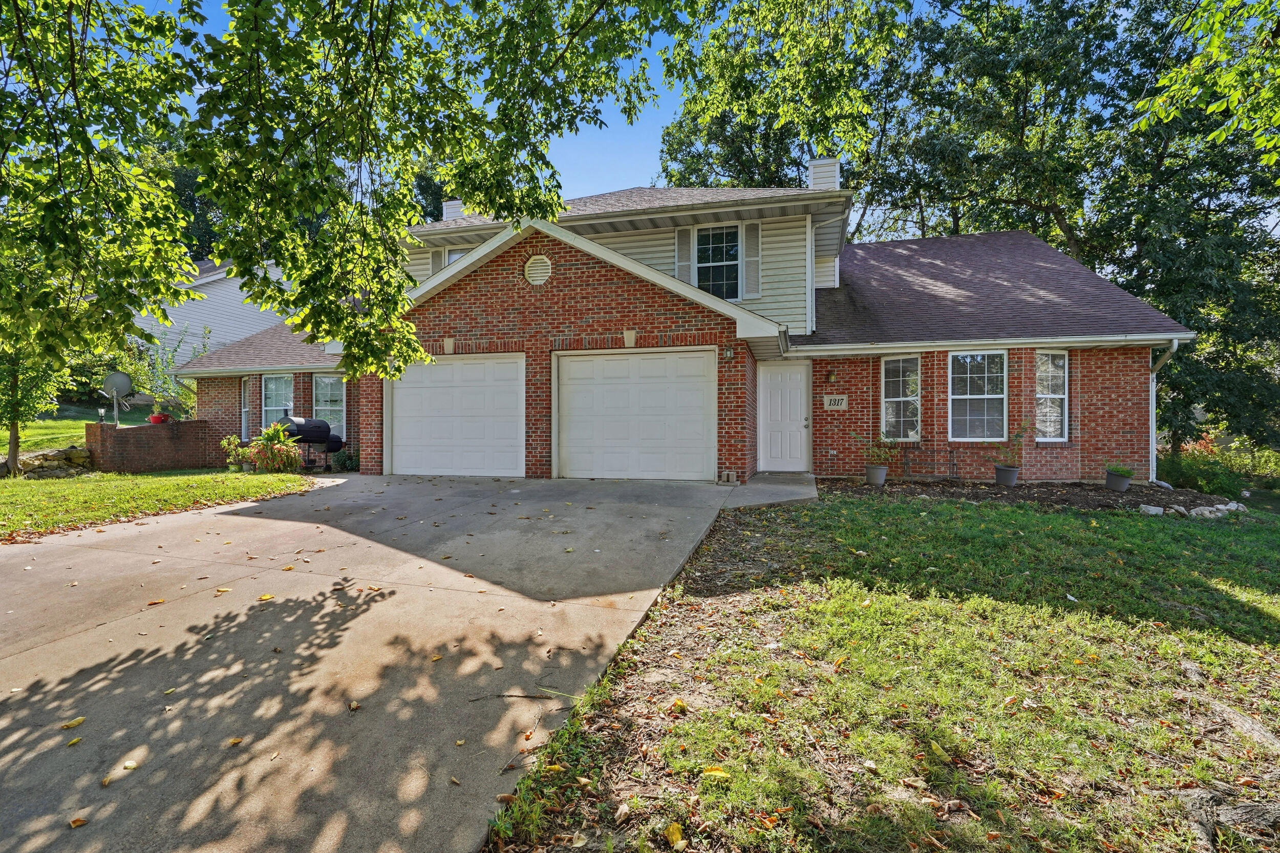 1317 Godas Dr Property Photo 1