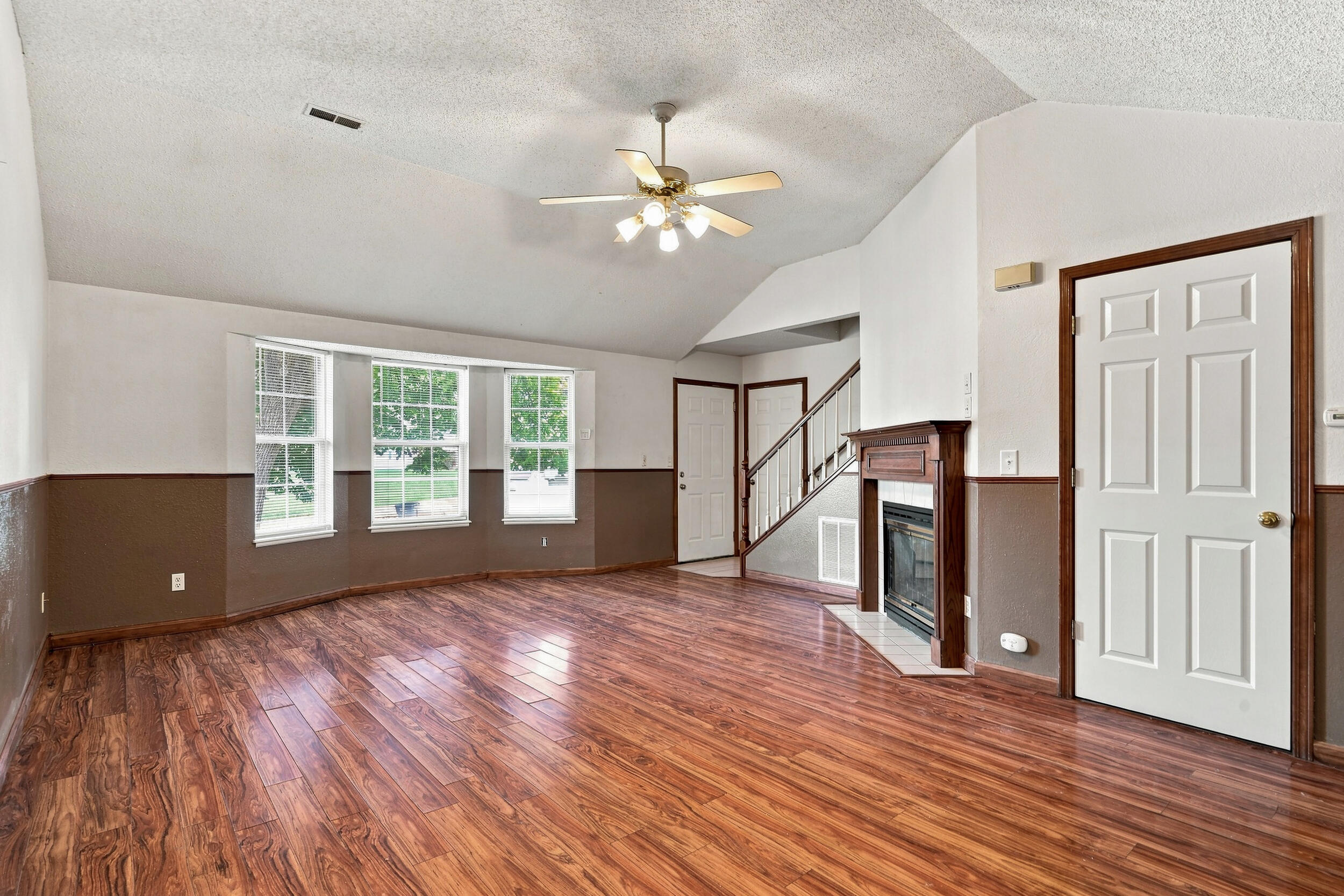 1317 Godas Dr Property Photo 3