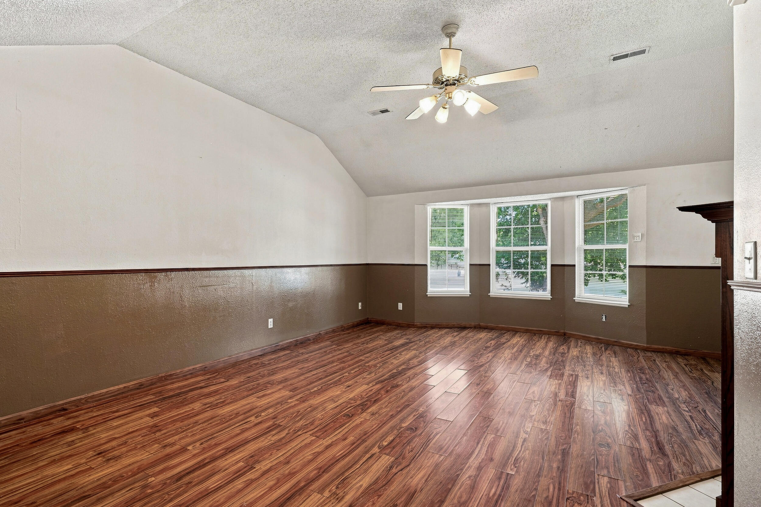 1317 Godas Dr Property Photo 4