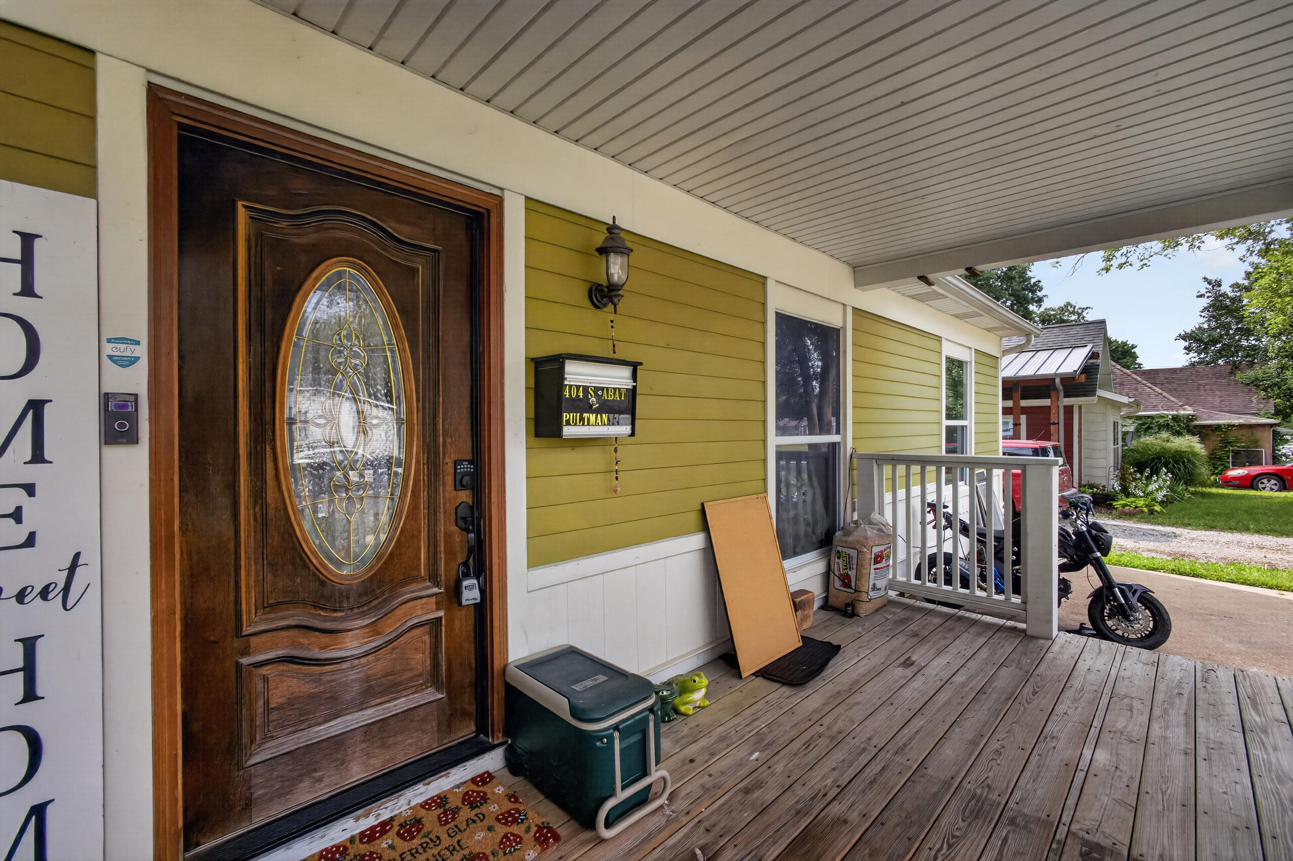 404 S Abat St Property Photo 2