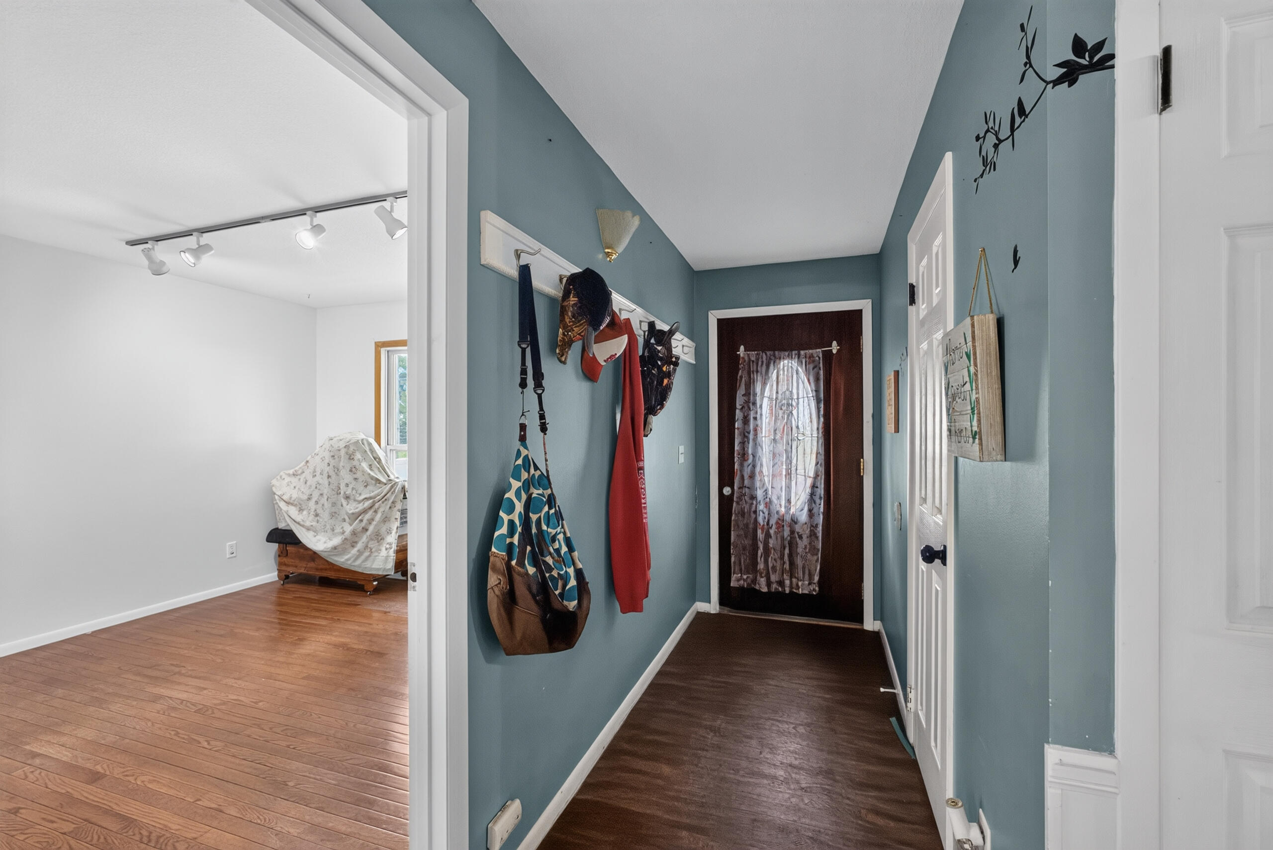 404 S Abat St Property Photo 4