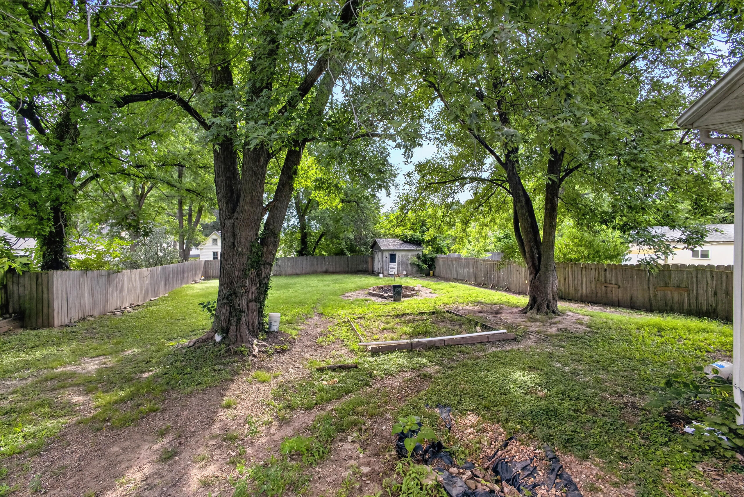 404 S Abat St Property Photo 27