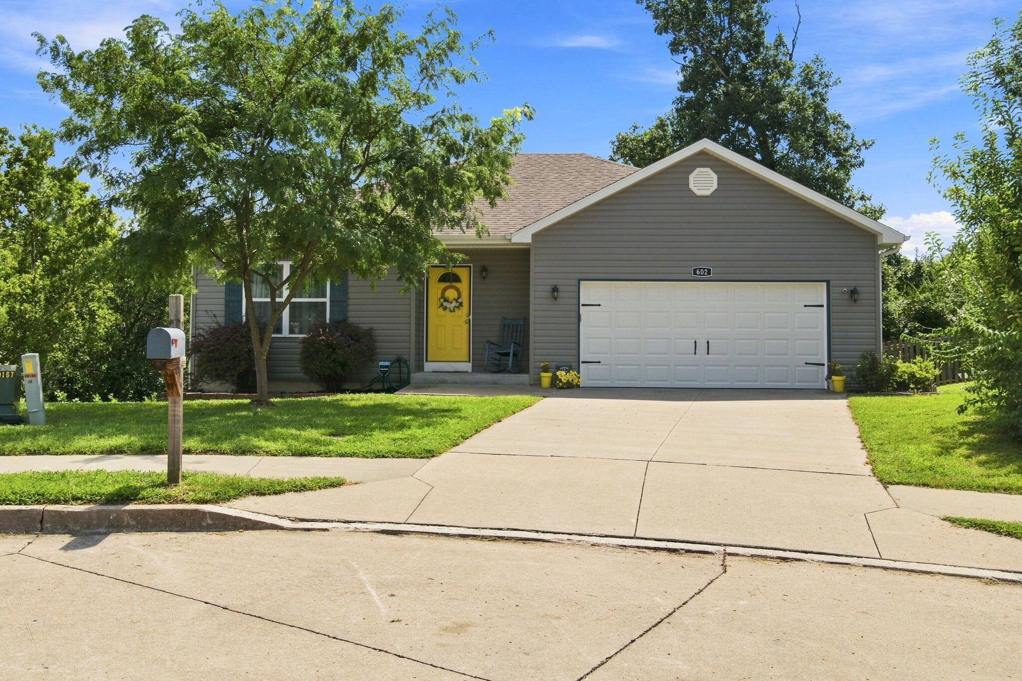 602 Bear Valley Ct Property Photo 1
