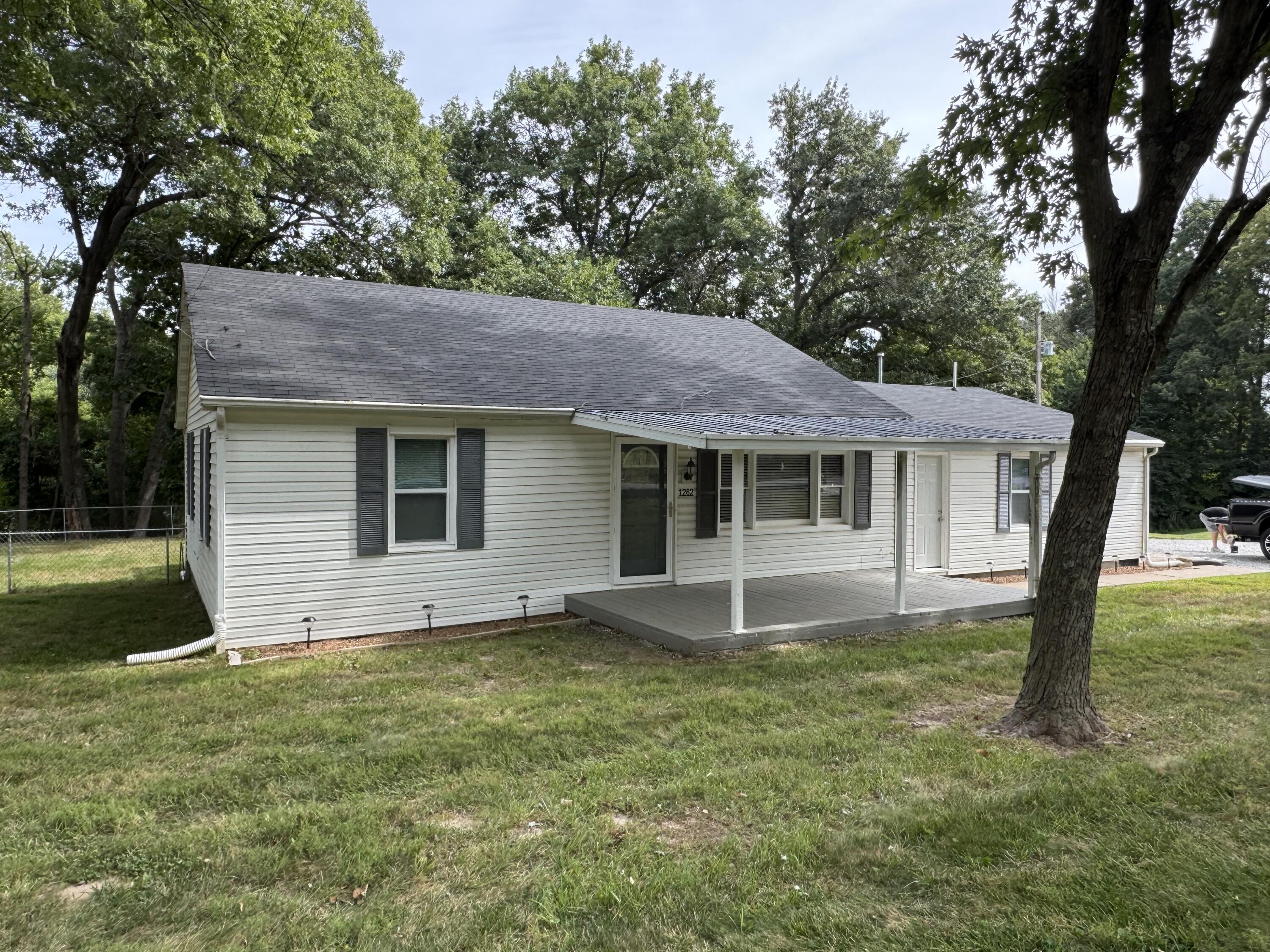 1262 W Old Plank Rd Property Photo 1