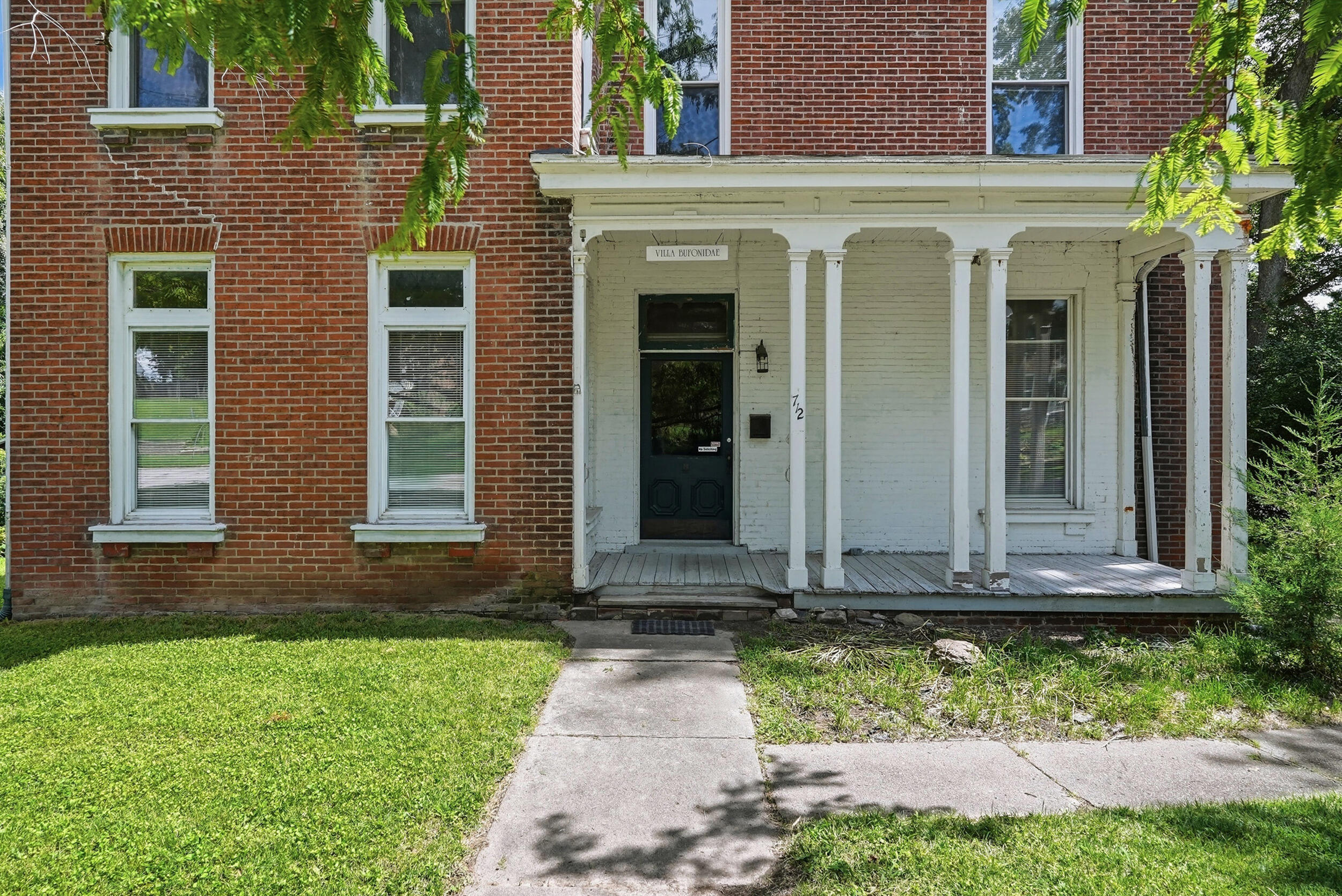 712 6th St Property Photo 3