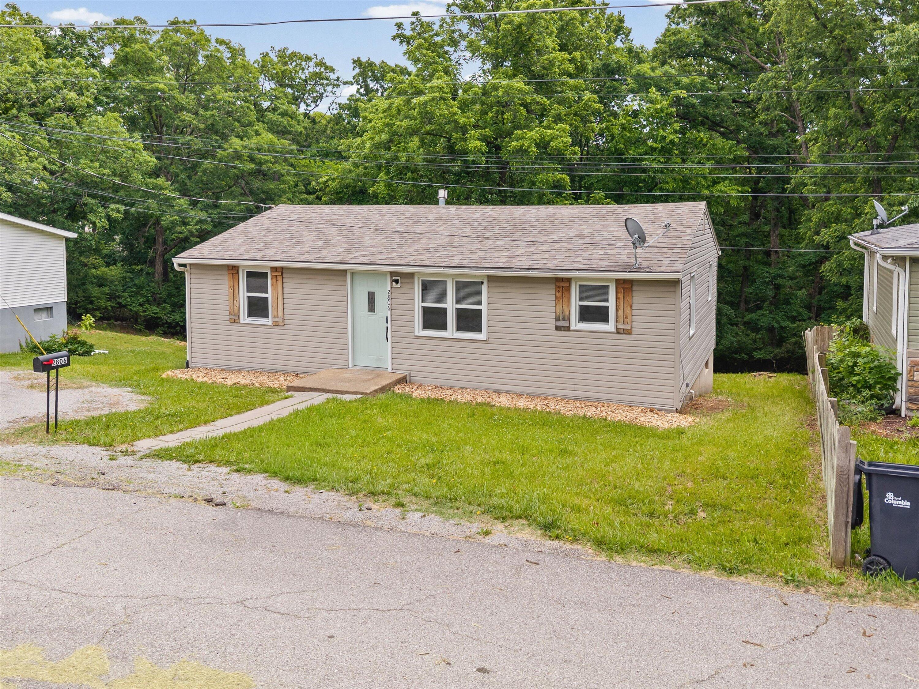 2806 Terry Ln Property Photo 4