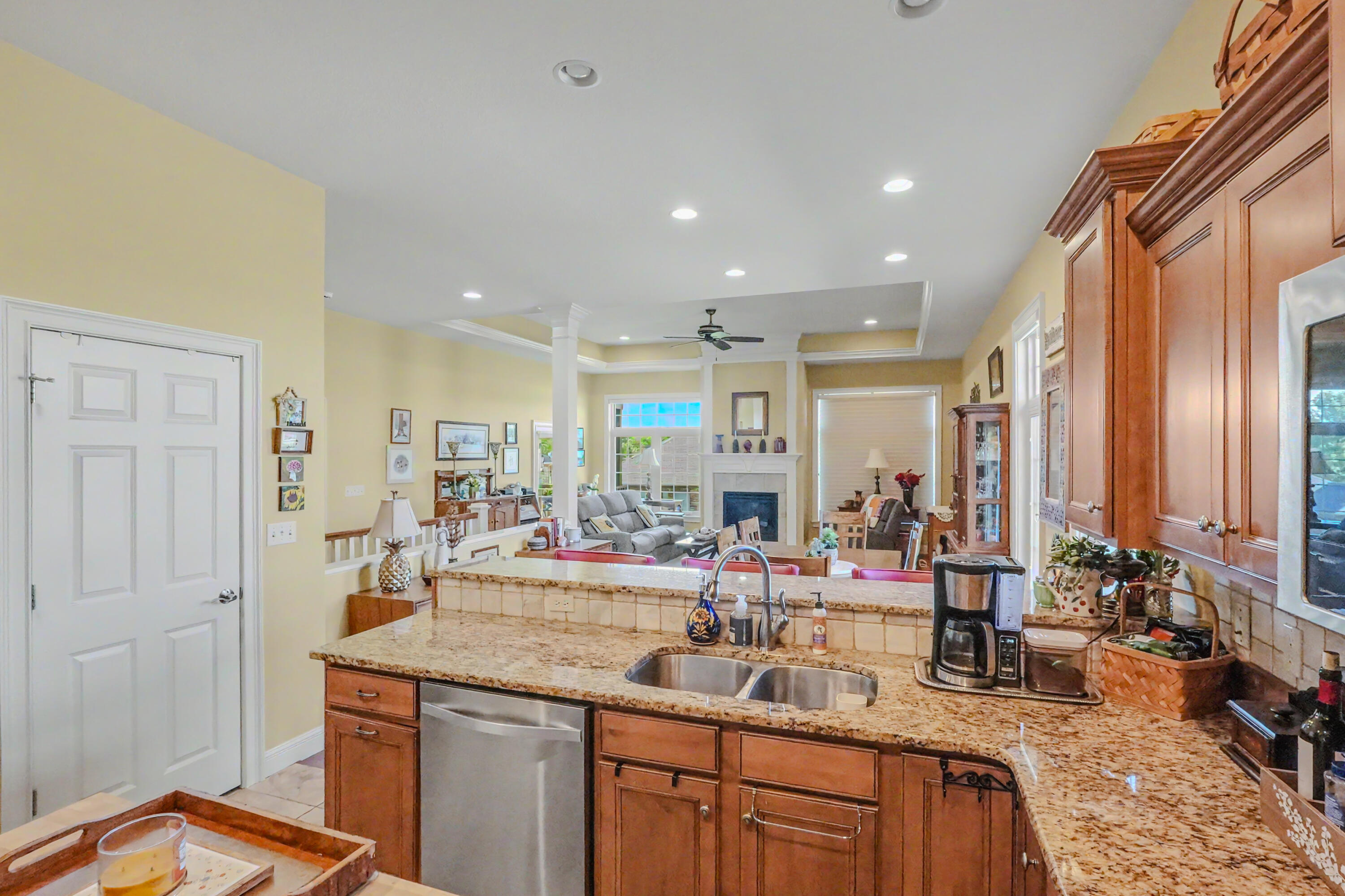 3914 Ivanhoe Blvd Property Photo 12