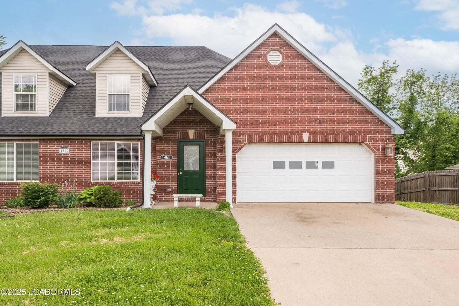 1809 Devonshire Cir B Property Photo 1