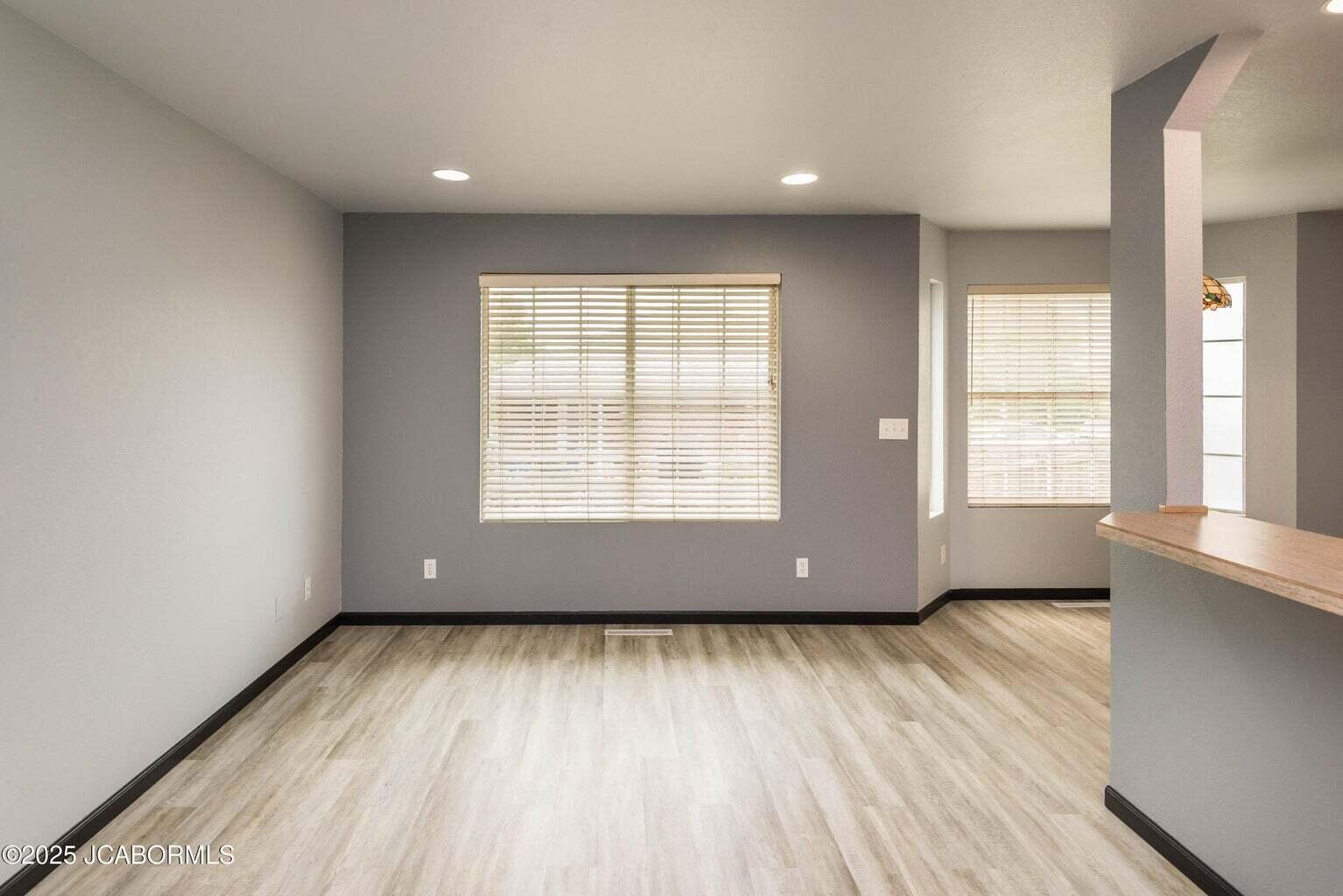 1809 Devonshire Cir B Property Photo 5