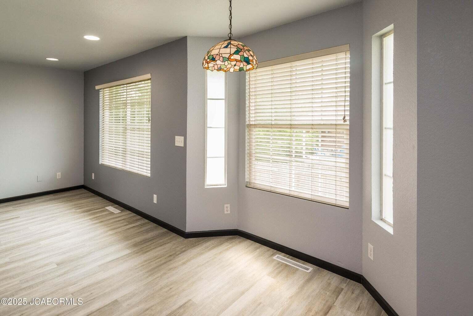 1809 Devonshire Cir B Property Photo 12