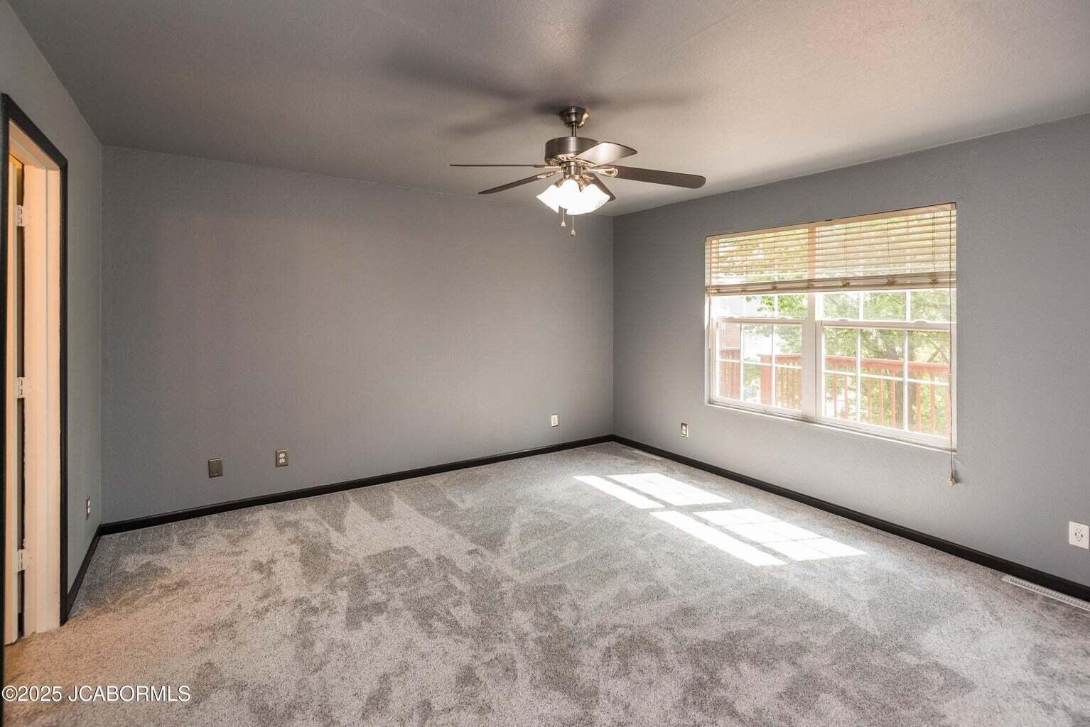 1809 Devonshire Cir B Property Photo 13