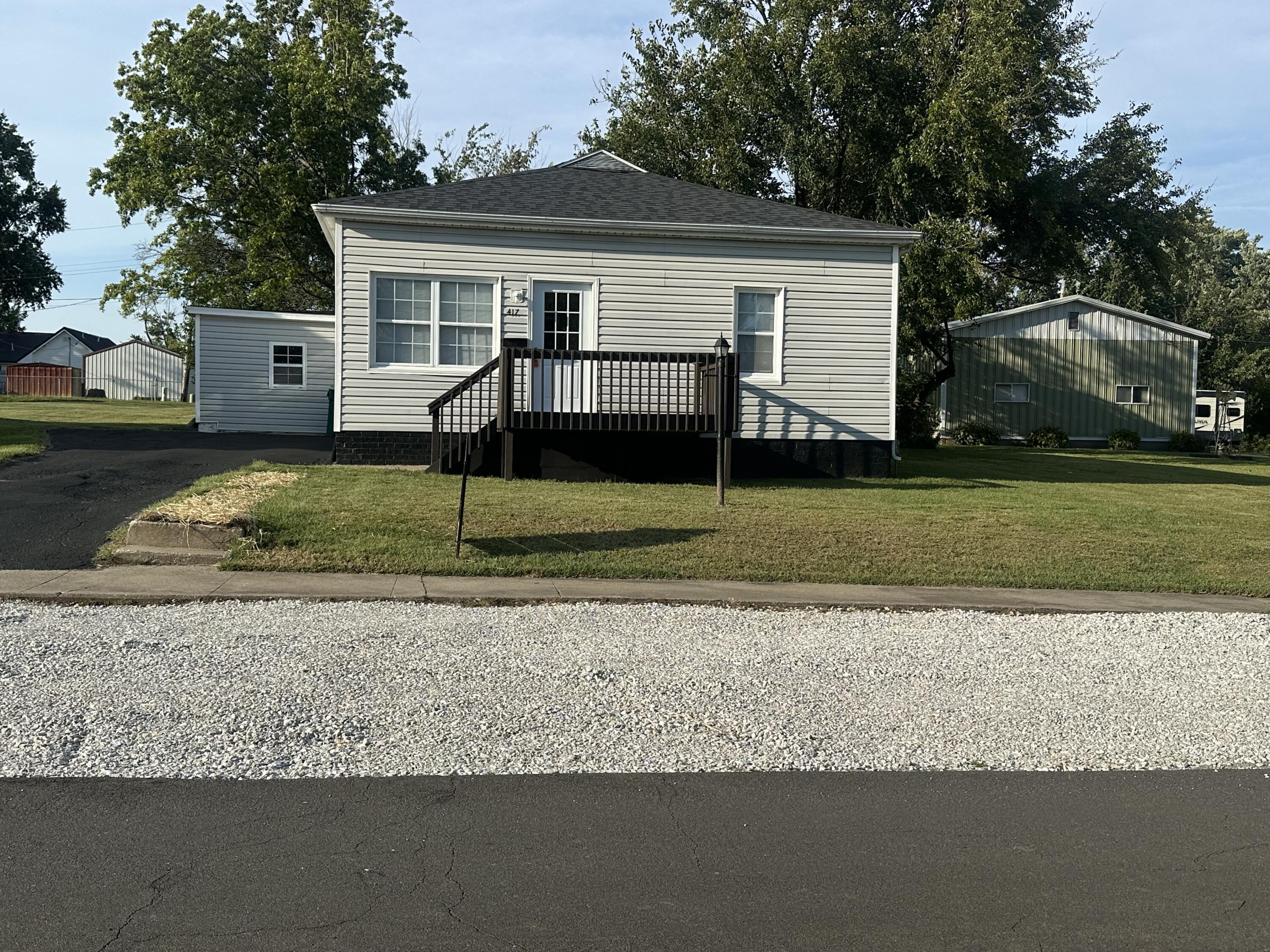 417 Grand Ave Property Photo 1