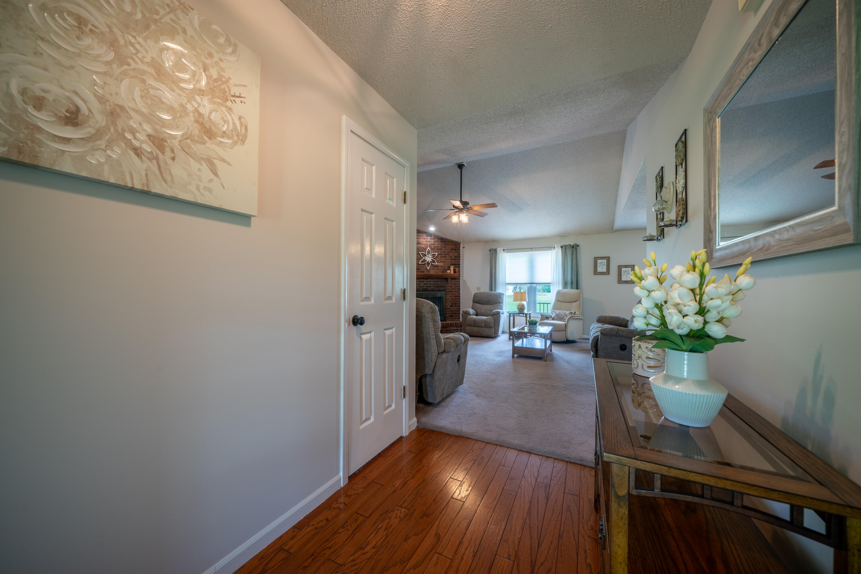 5111 E Flamingo Dr Property Photo 3