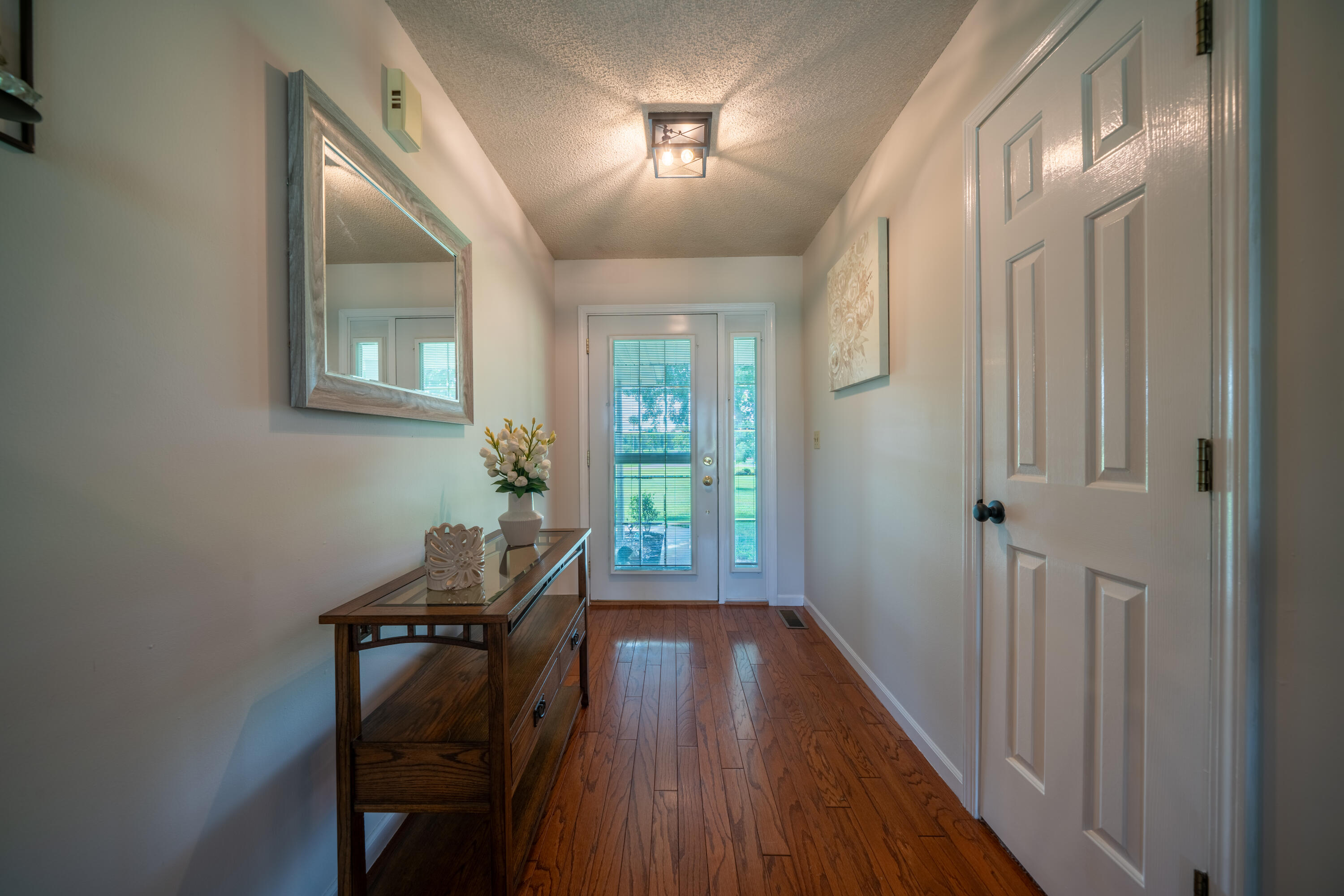 5111 E Flamingo Dr Property Photo 4