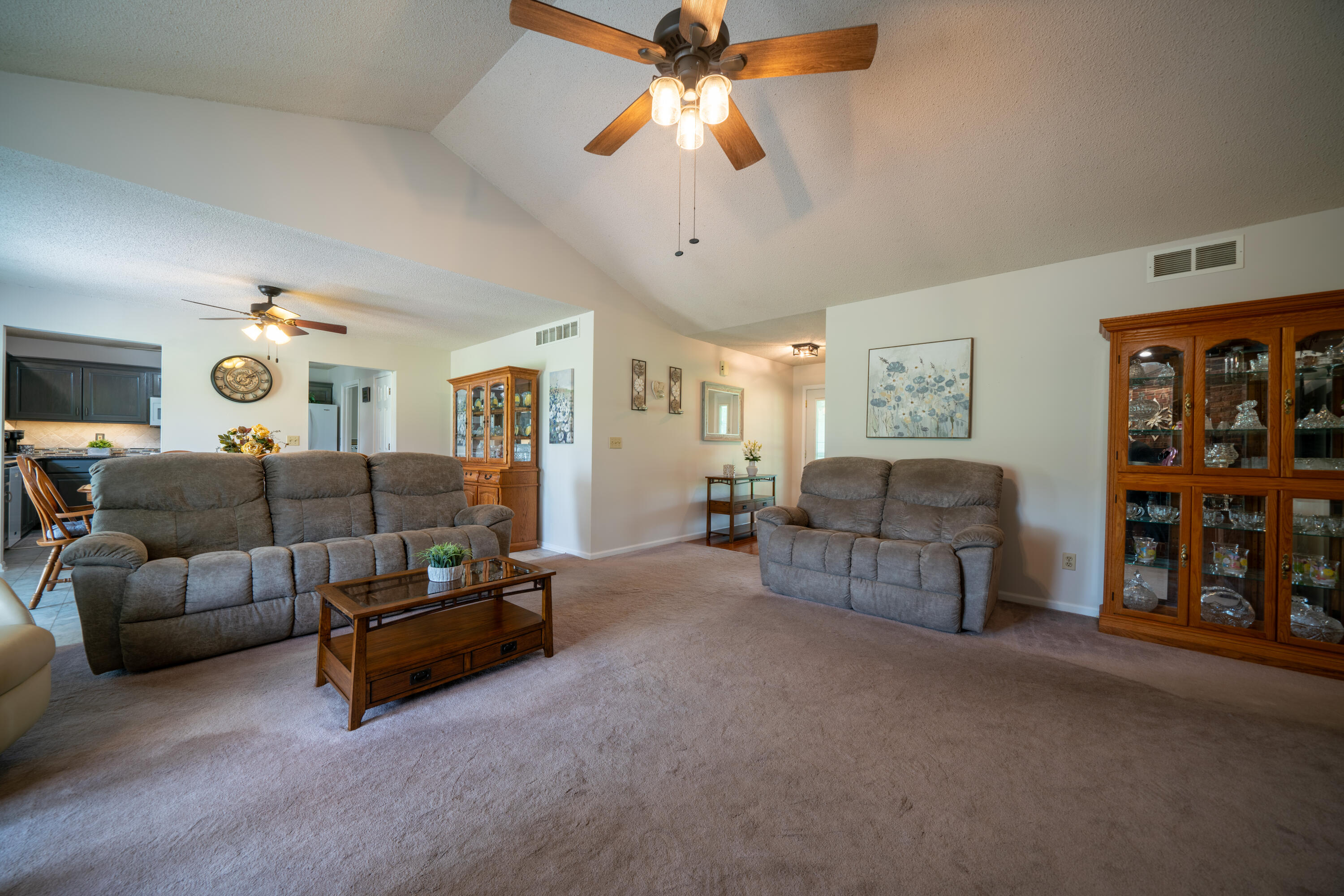 5111 E Flamingo Dr Property Photo 6