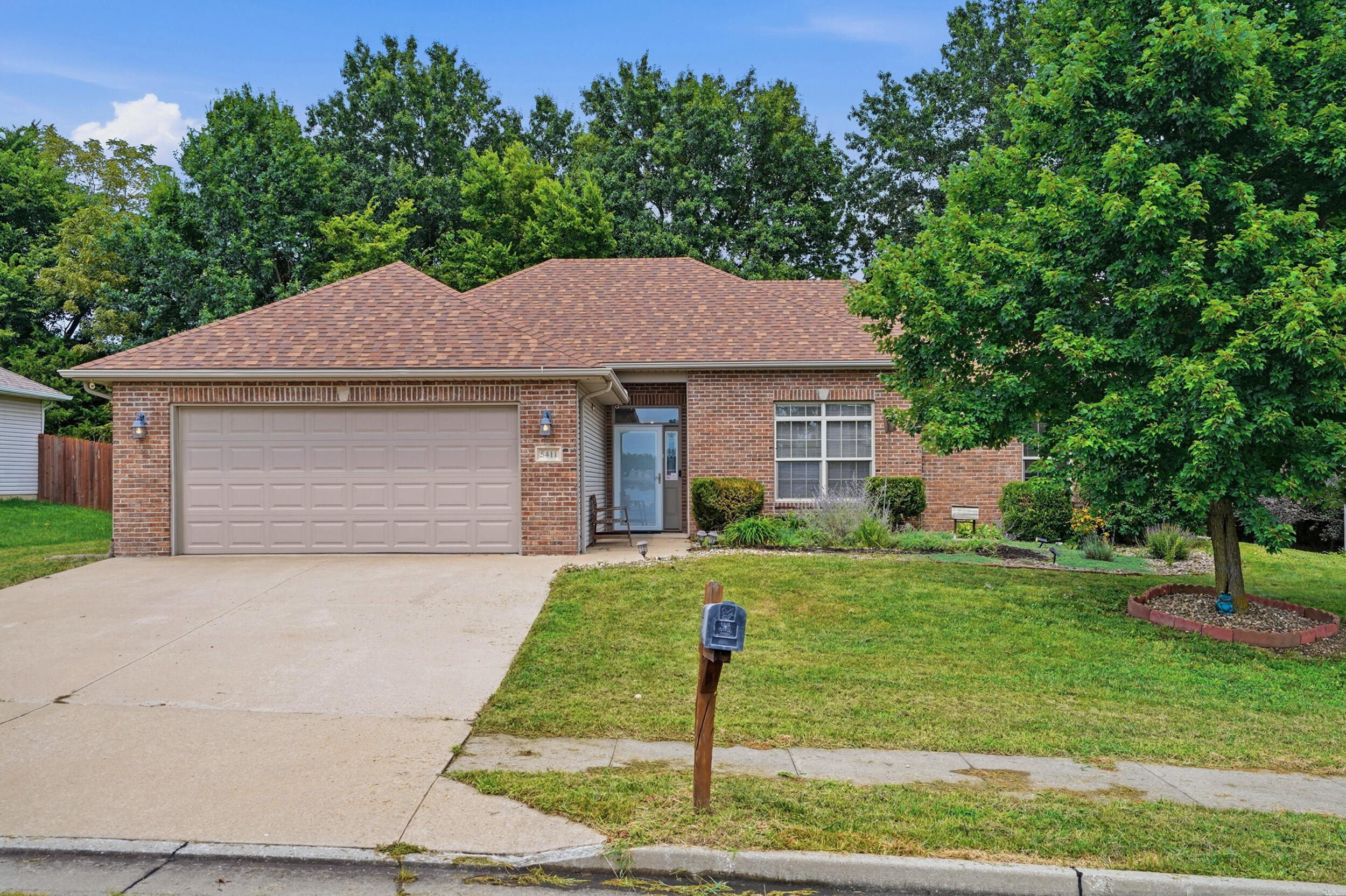 5411 SANDROCK DR Property Photo 1