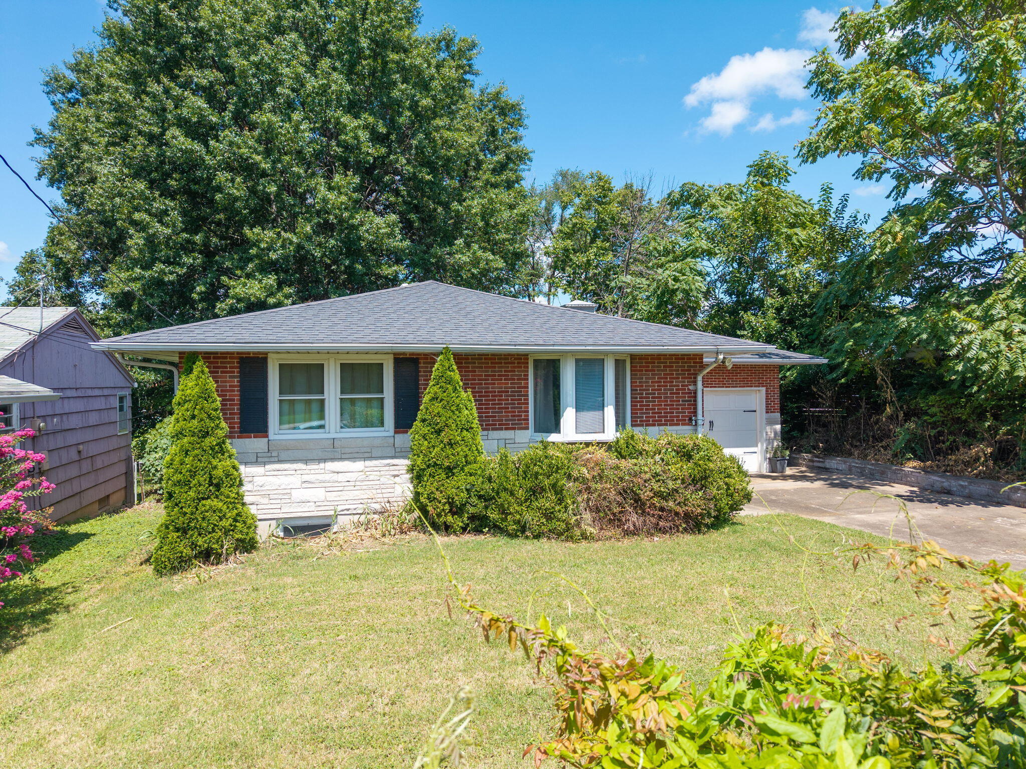 1009 Again St Property Photo 2