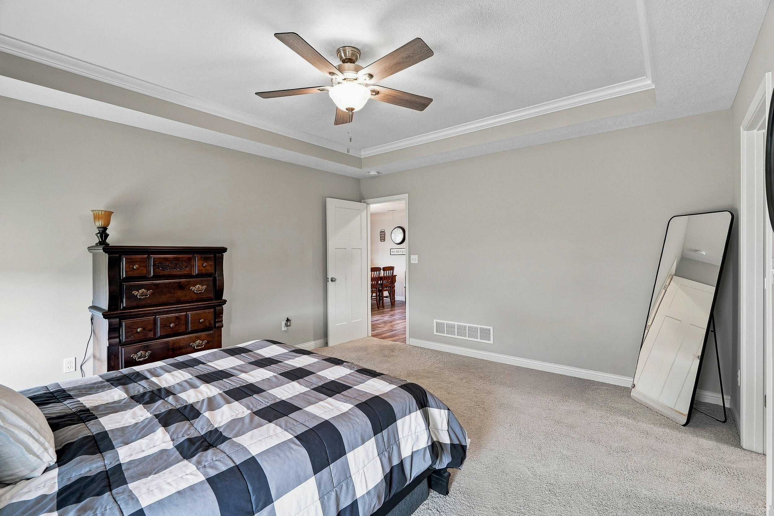 15791 Bennington St Property Photo 23