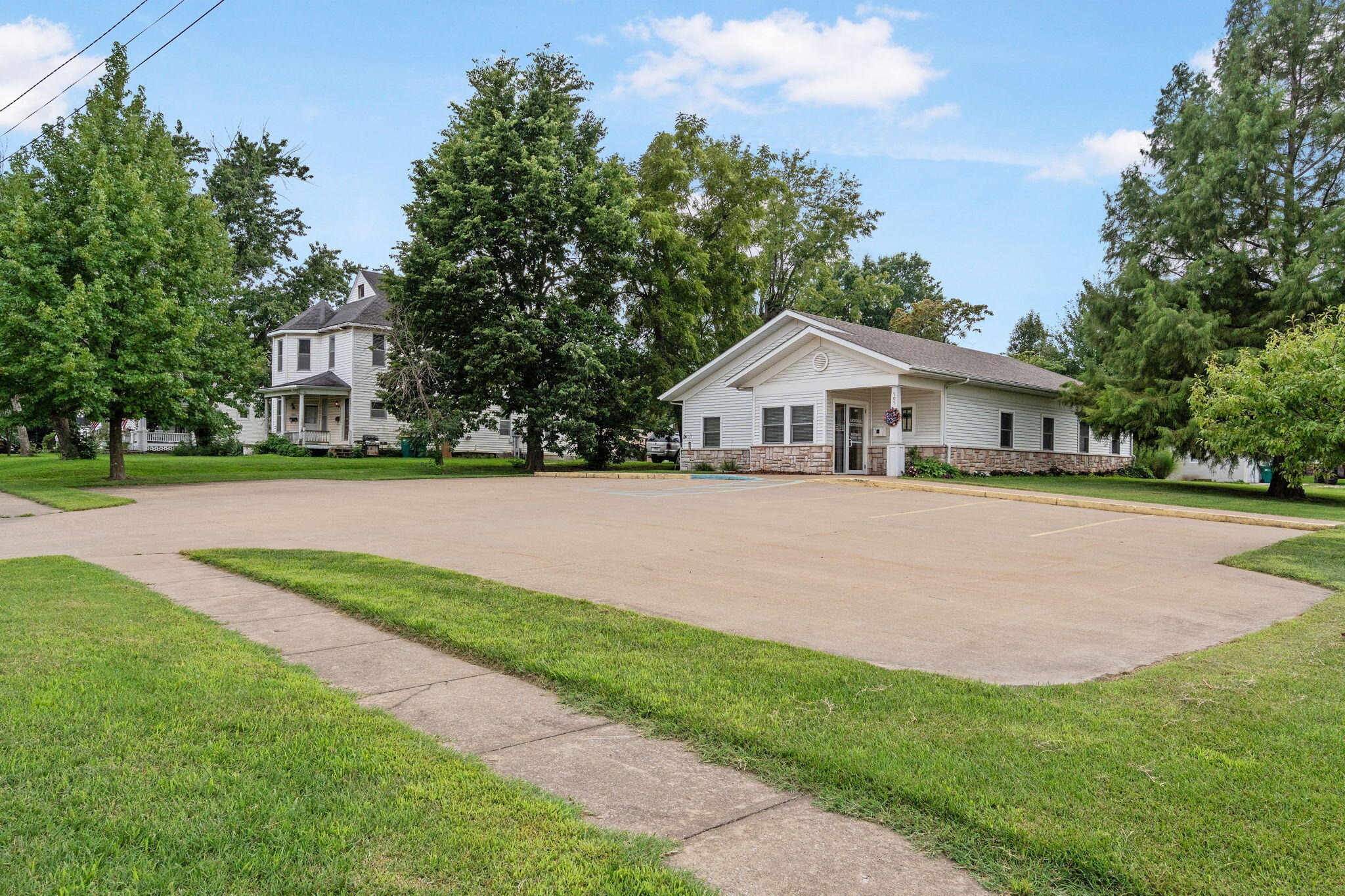 905 Jackson St Property Photo 4