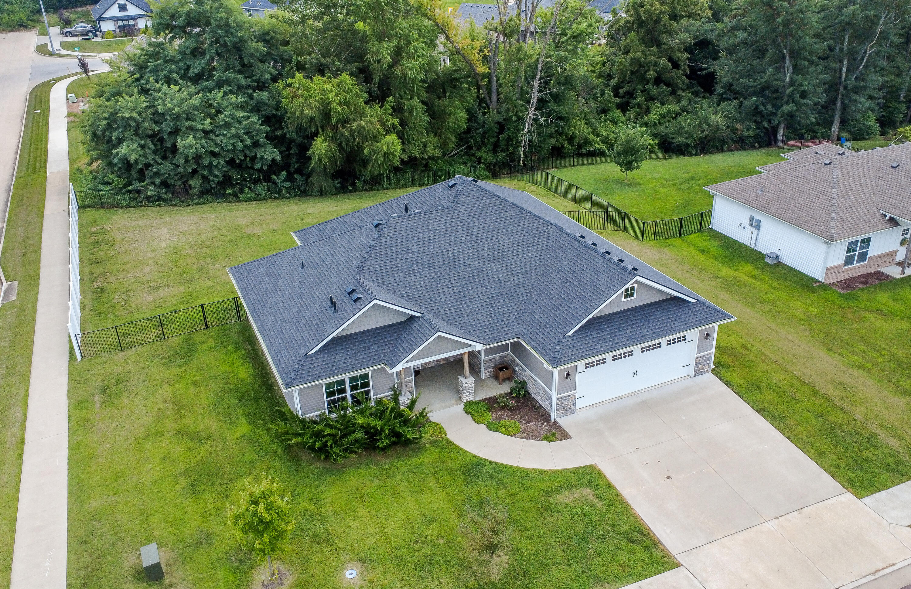 1420 S Berkley Dr Property Photo 3