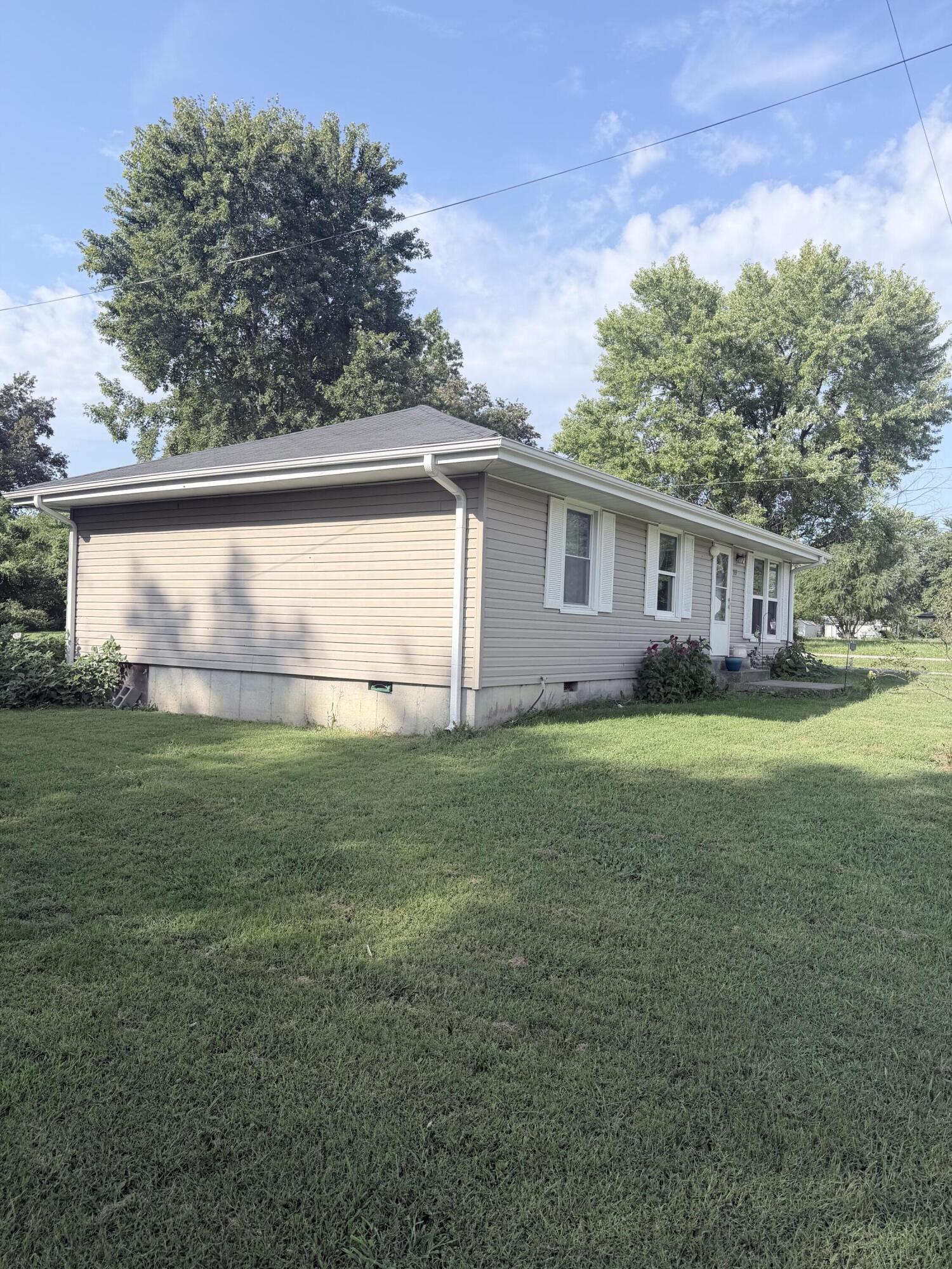 103 Silvey St Property Photo 2