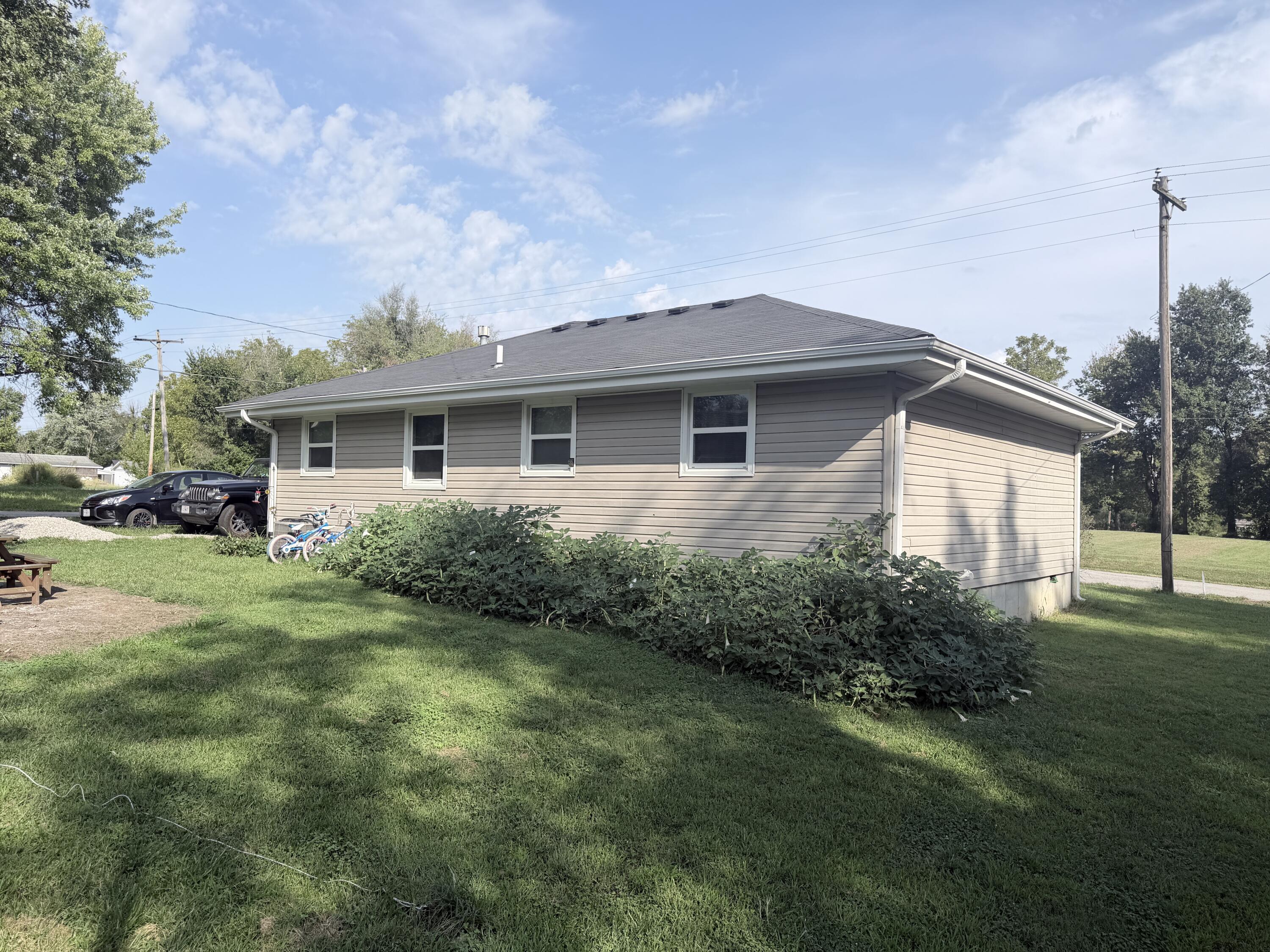 103 Silvey St Property Photo 3