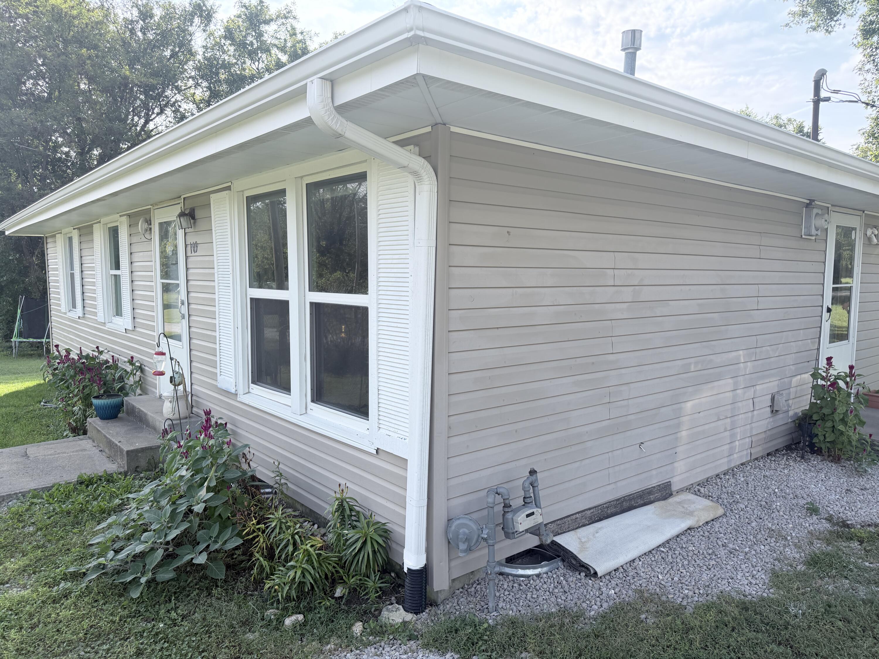 103 Silvey St Property Photo 6