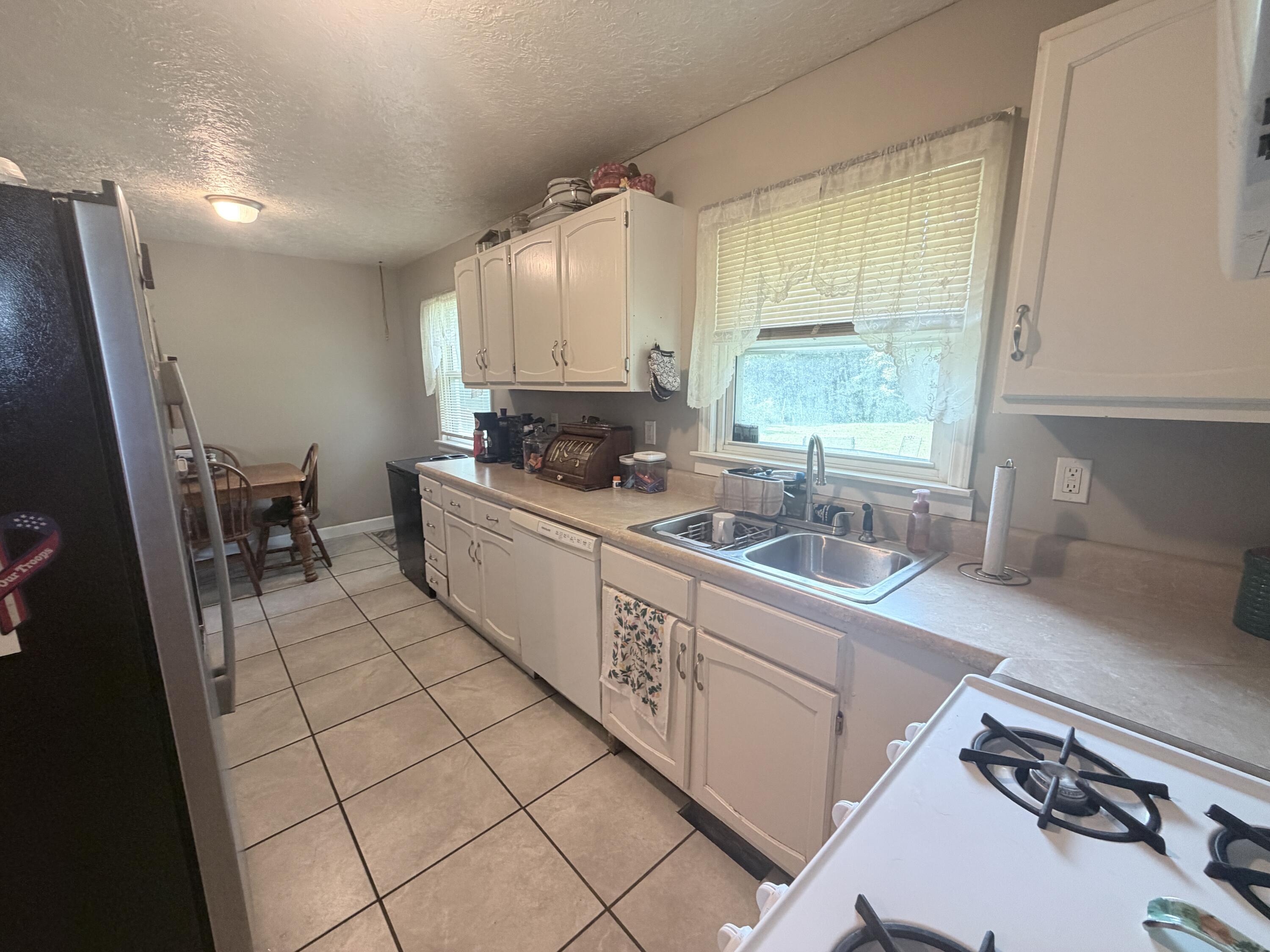 103 Silvey St Property Photo 9