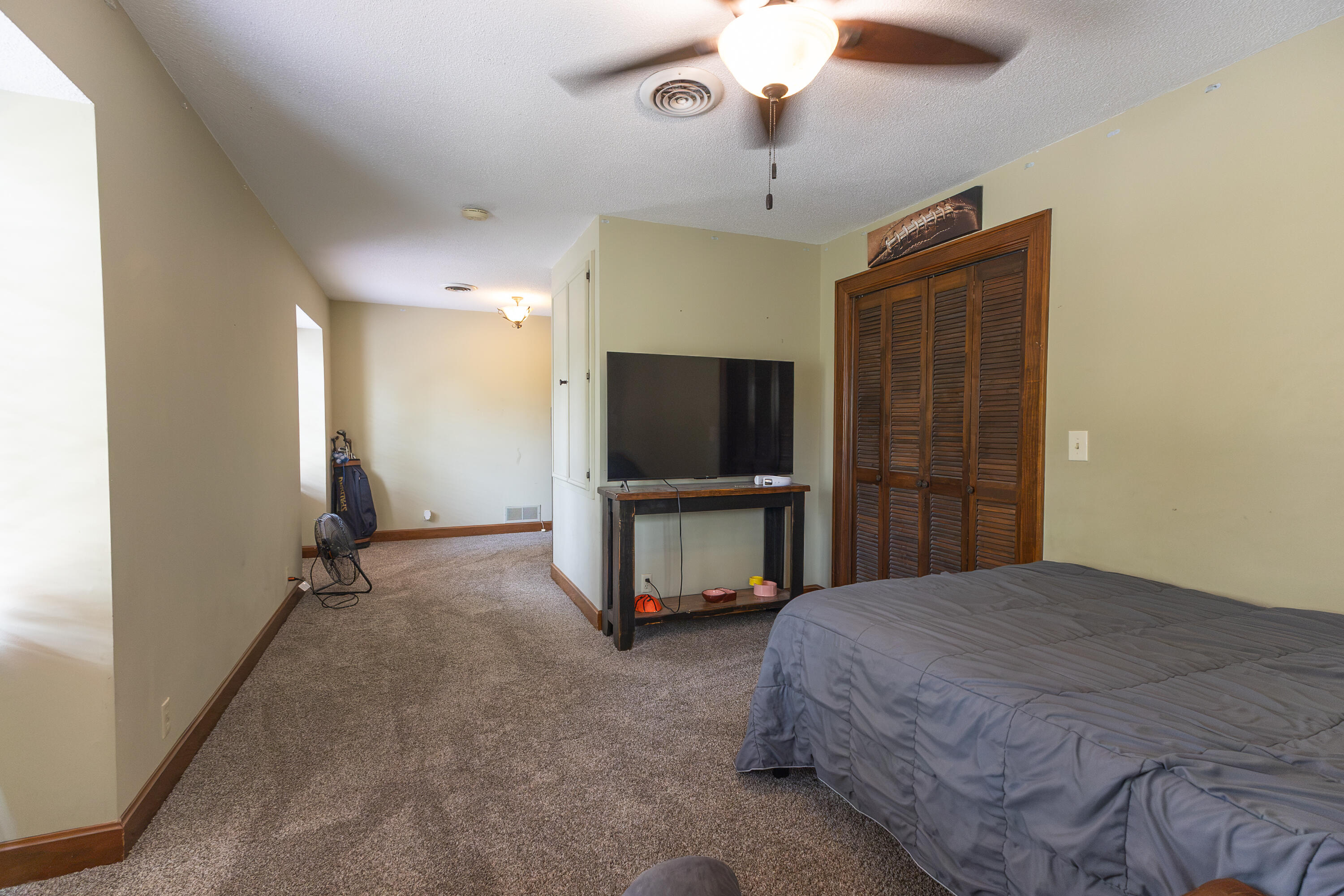 605 S Broadway St Property Photo 41
