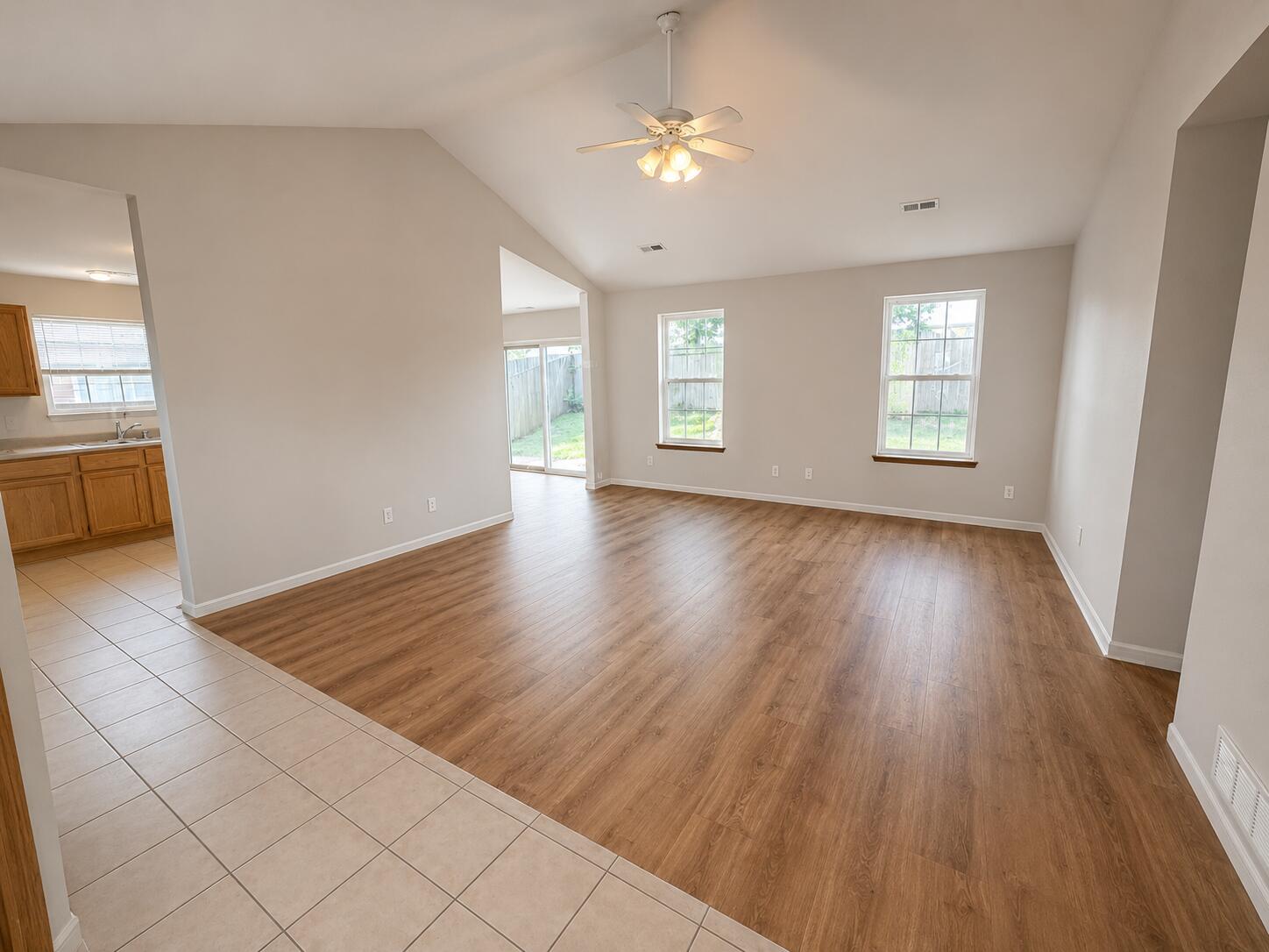 1610 Typhoon Dr Property Photo 3